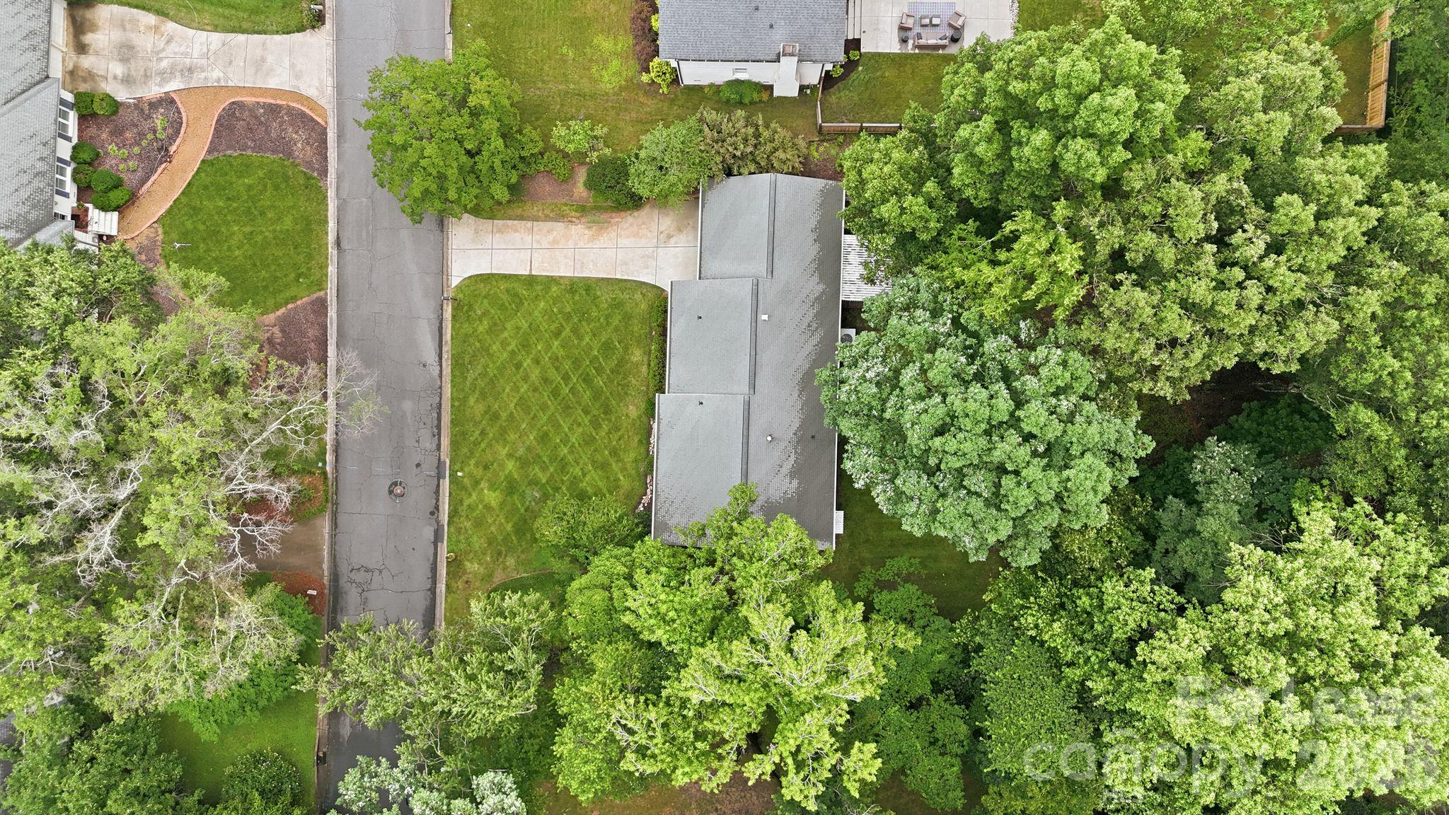 Single Family Residence at 926 Shady Bluff Drive, Charlotte, photo 33 of 34