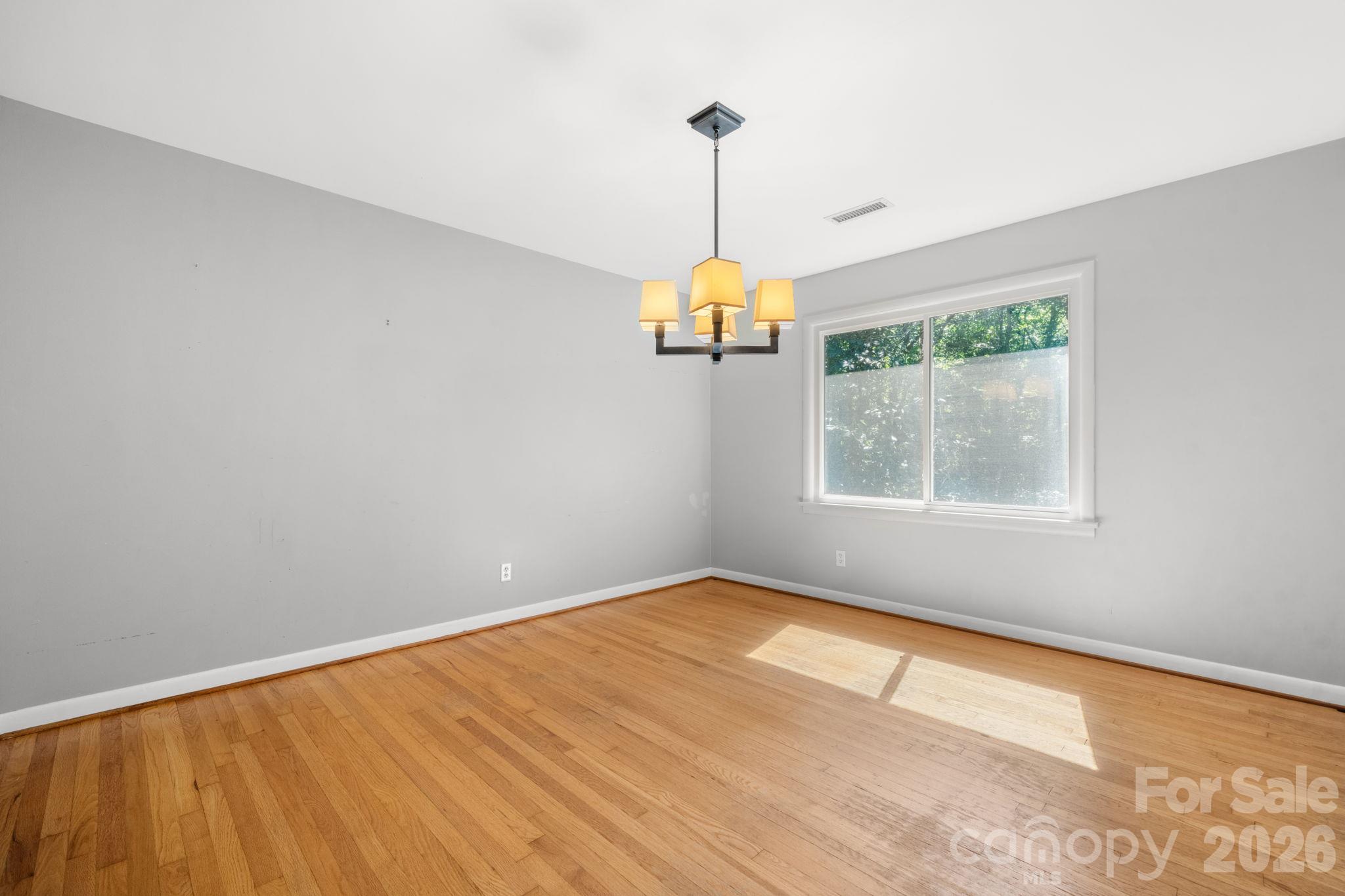 Dining Room - 267 25th Avenue NW, Hickory