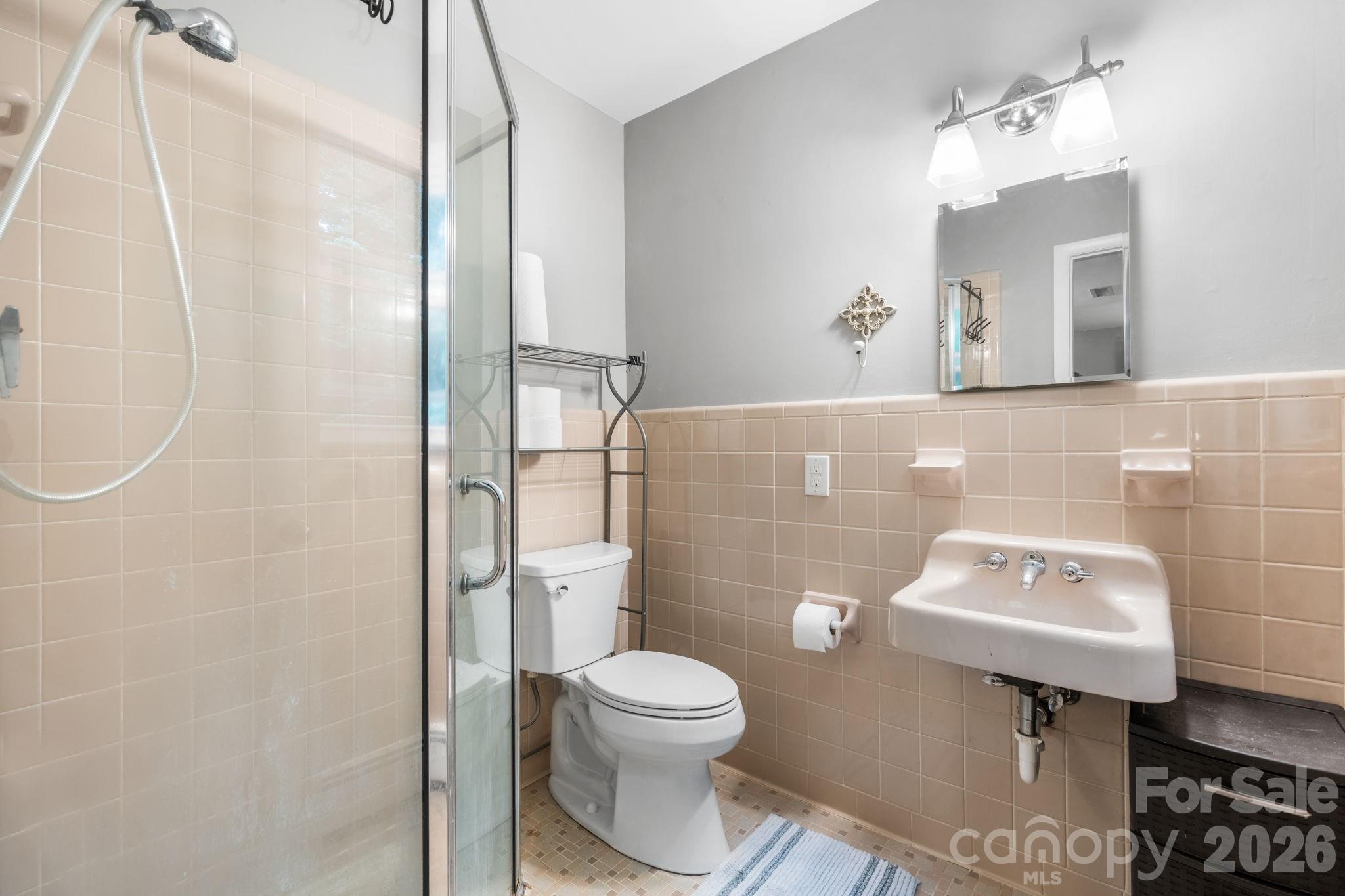 Primary Bath - 267 25th Avenue NW, Hickory