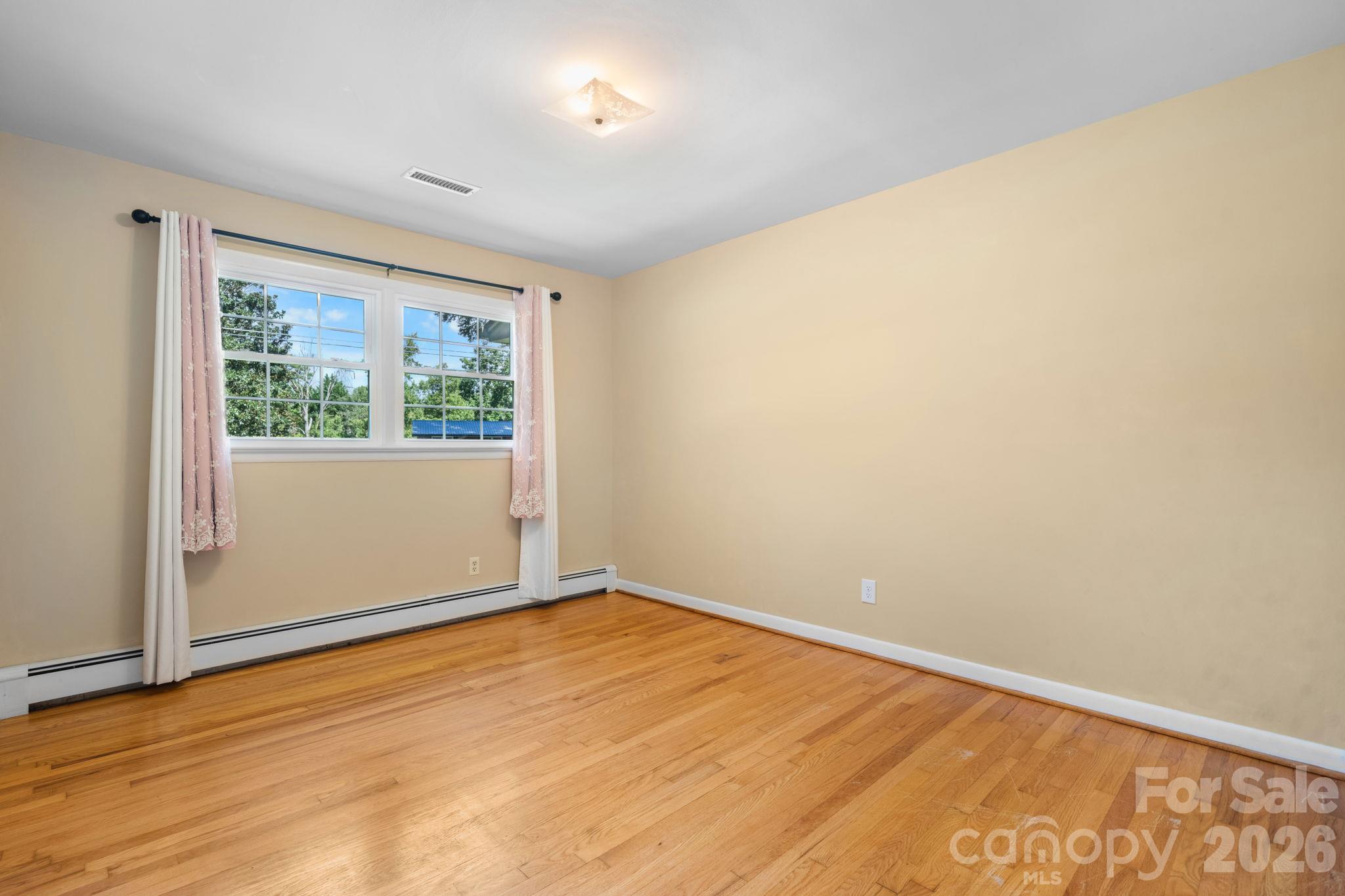 Bedroom 3 - 267 25th Avenue NW, Hickory