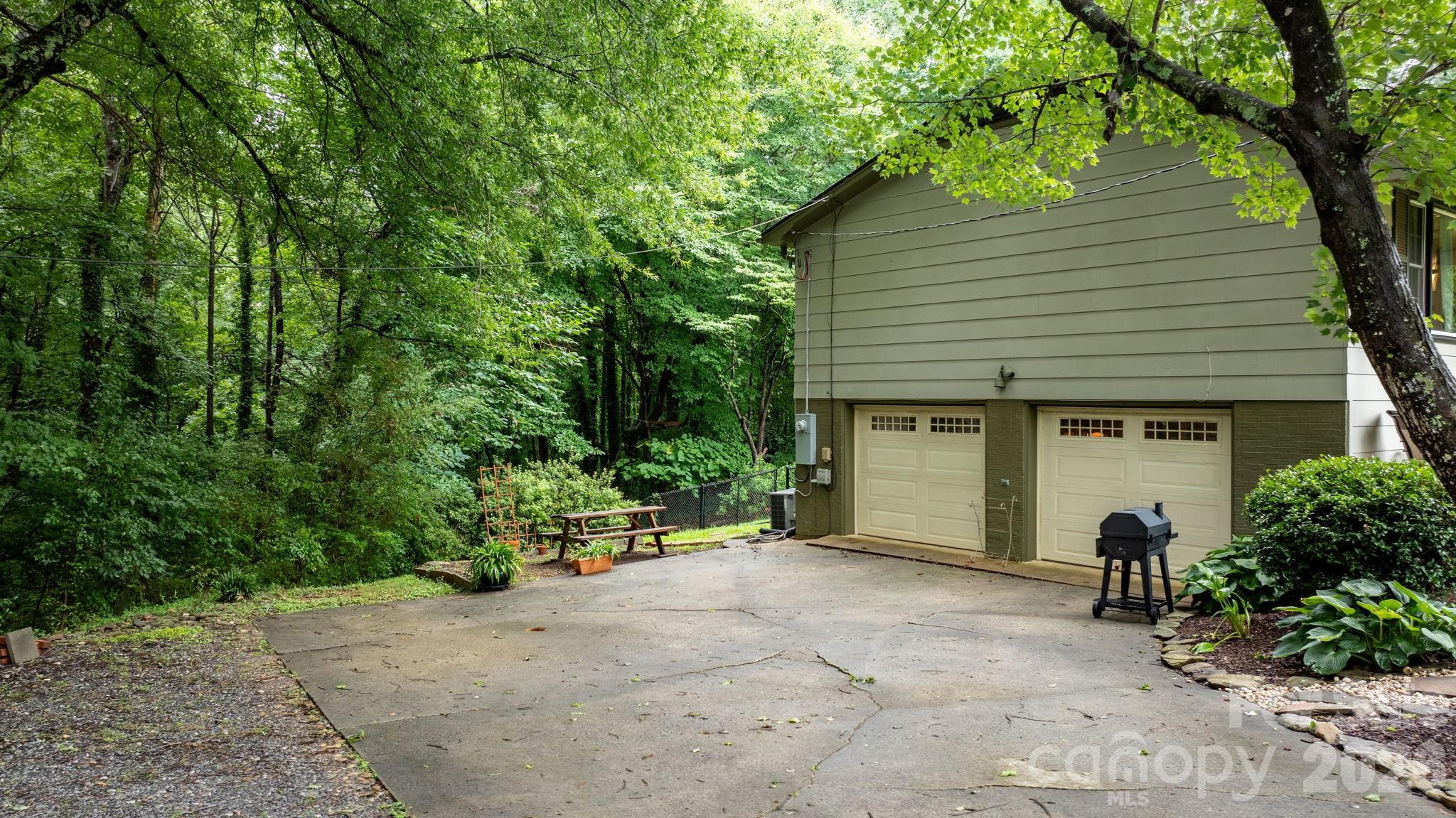 Single Family Residence at 267 25th Avenue NW, Hickory, photo 38 of 46