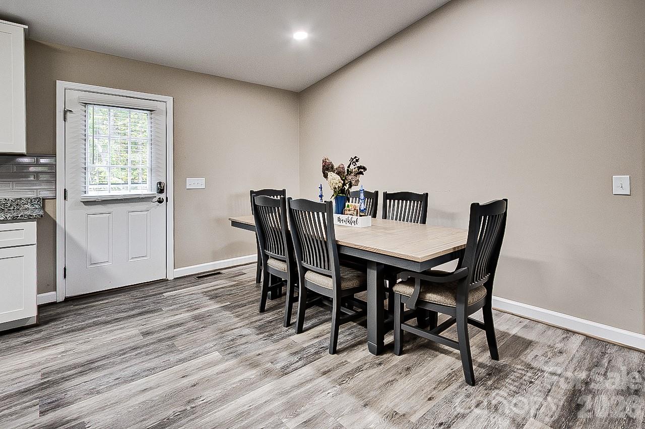 Single Family Residence at 4434 New Hope Church Road, Asheboro, photo 6 of 25