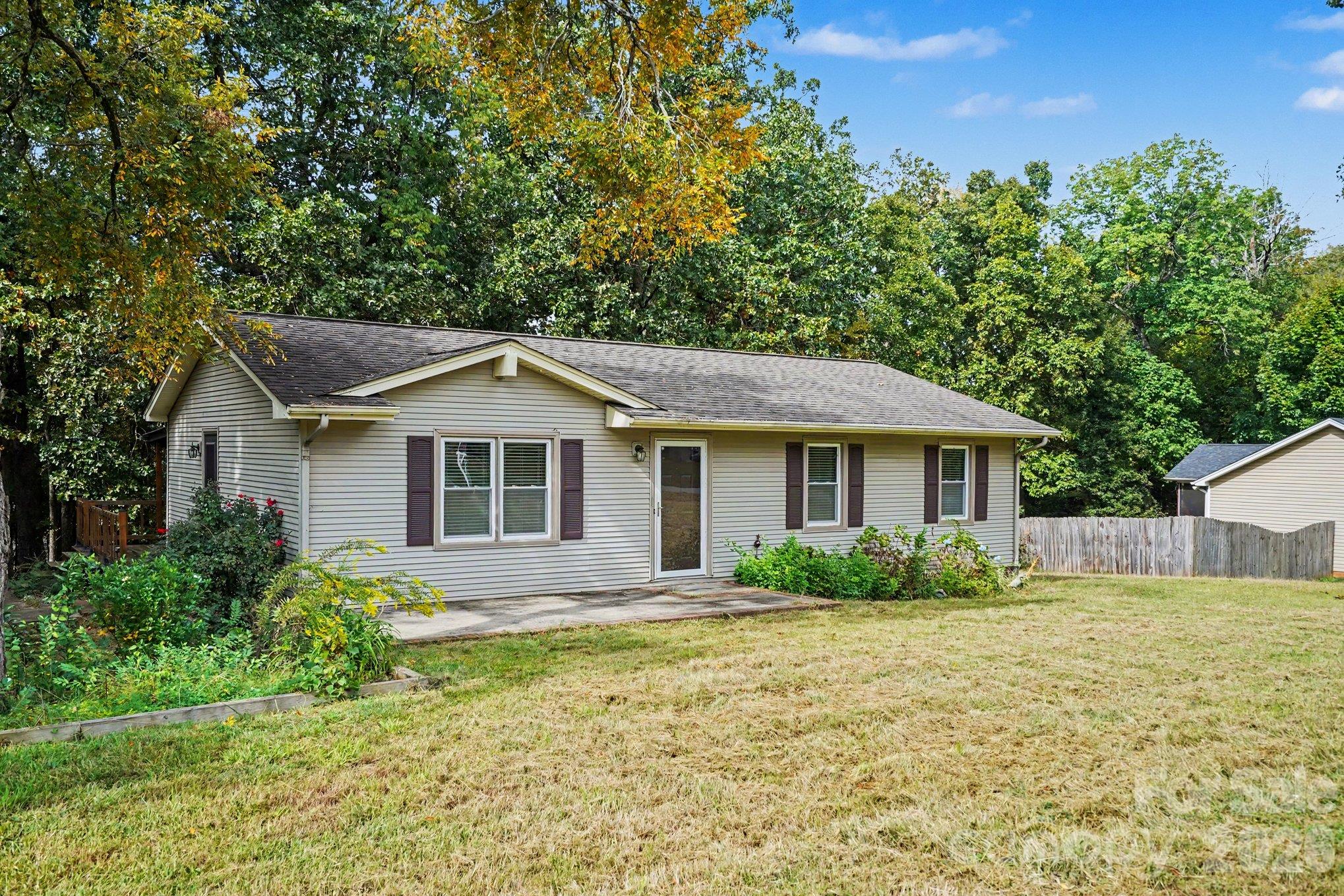Single Family Residence at 213 Cobblestone Lane NW, Concord, photo 2 of 30