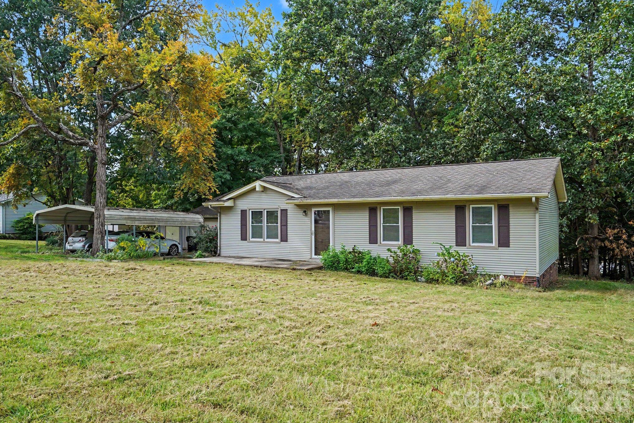 Single Family Residence at 213 Cobblestone Lane NW, Concord, photo 3 of 30