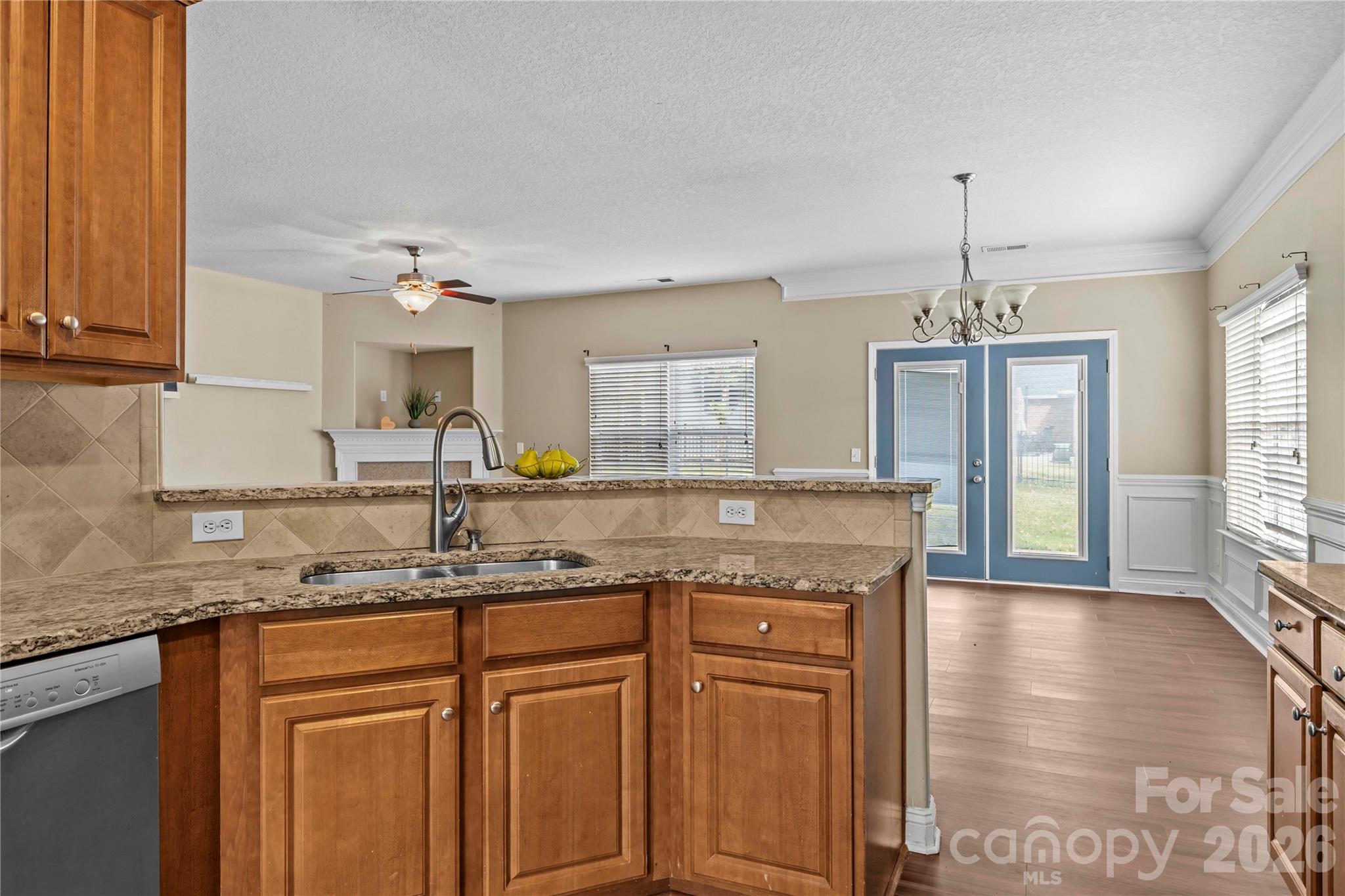 Single Family Residence at 2532 Glyncastle Way, Gastonia, photo 10 of 40
