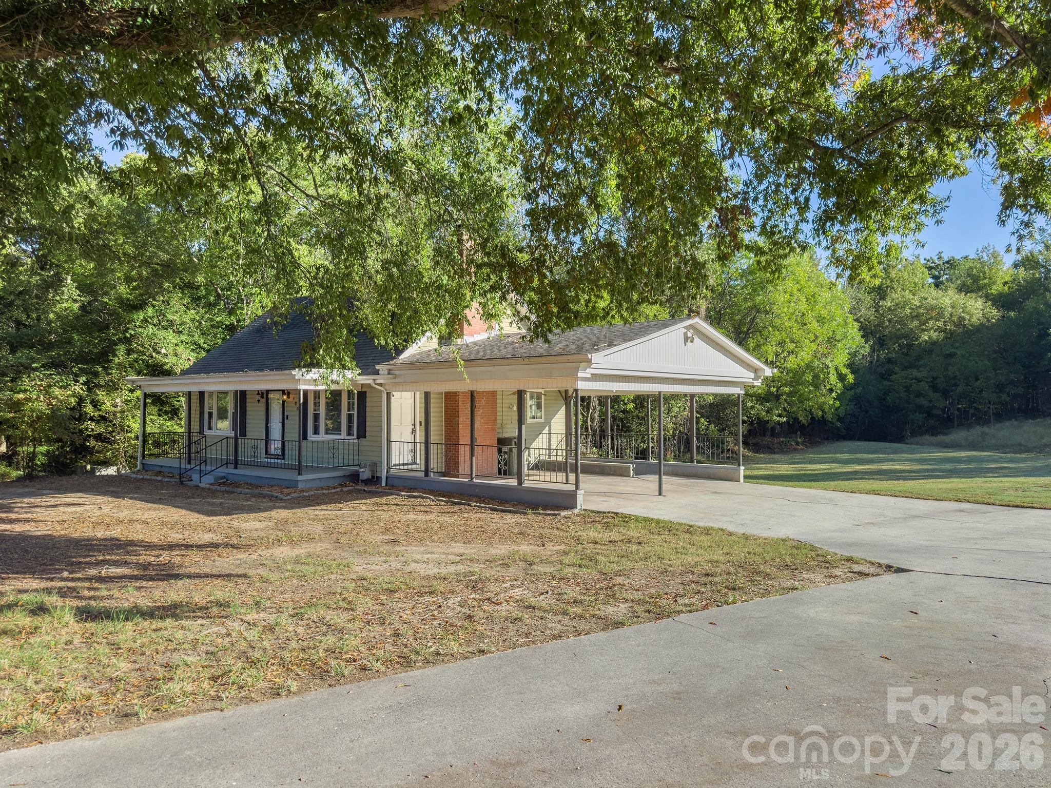 Single Family Residence at 1002 Ramseur Road, Bessemer City, photo 2 of 41