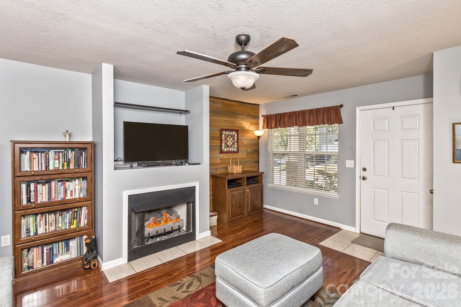Townhouse at 5 Lilac Fields Way, Arden, photo 6 of 33