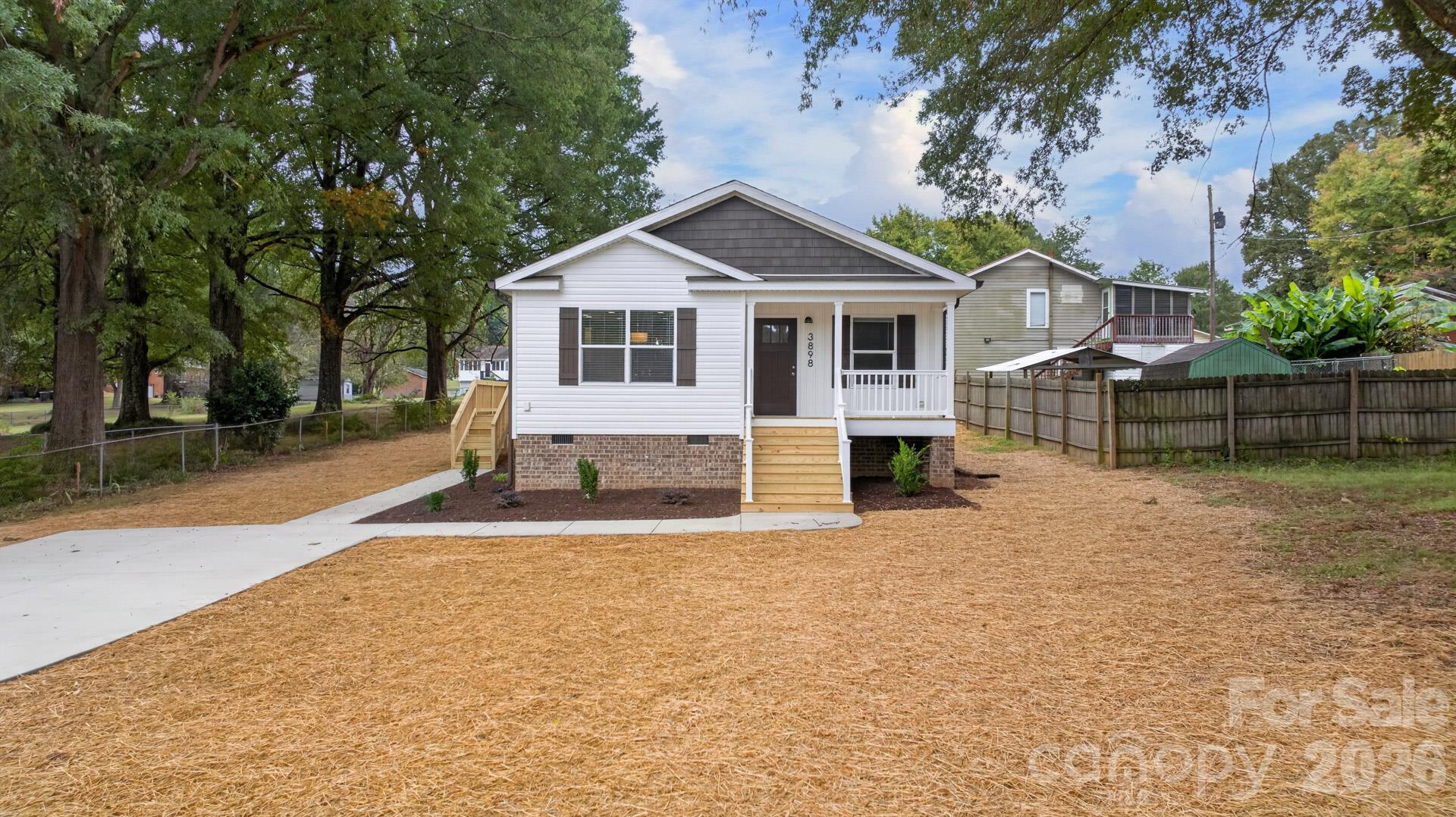 Single Family Residence at 3898 Yarbrough Avenue, Winston Salem, photo 3 of 36