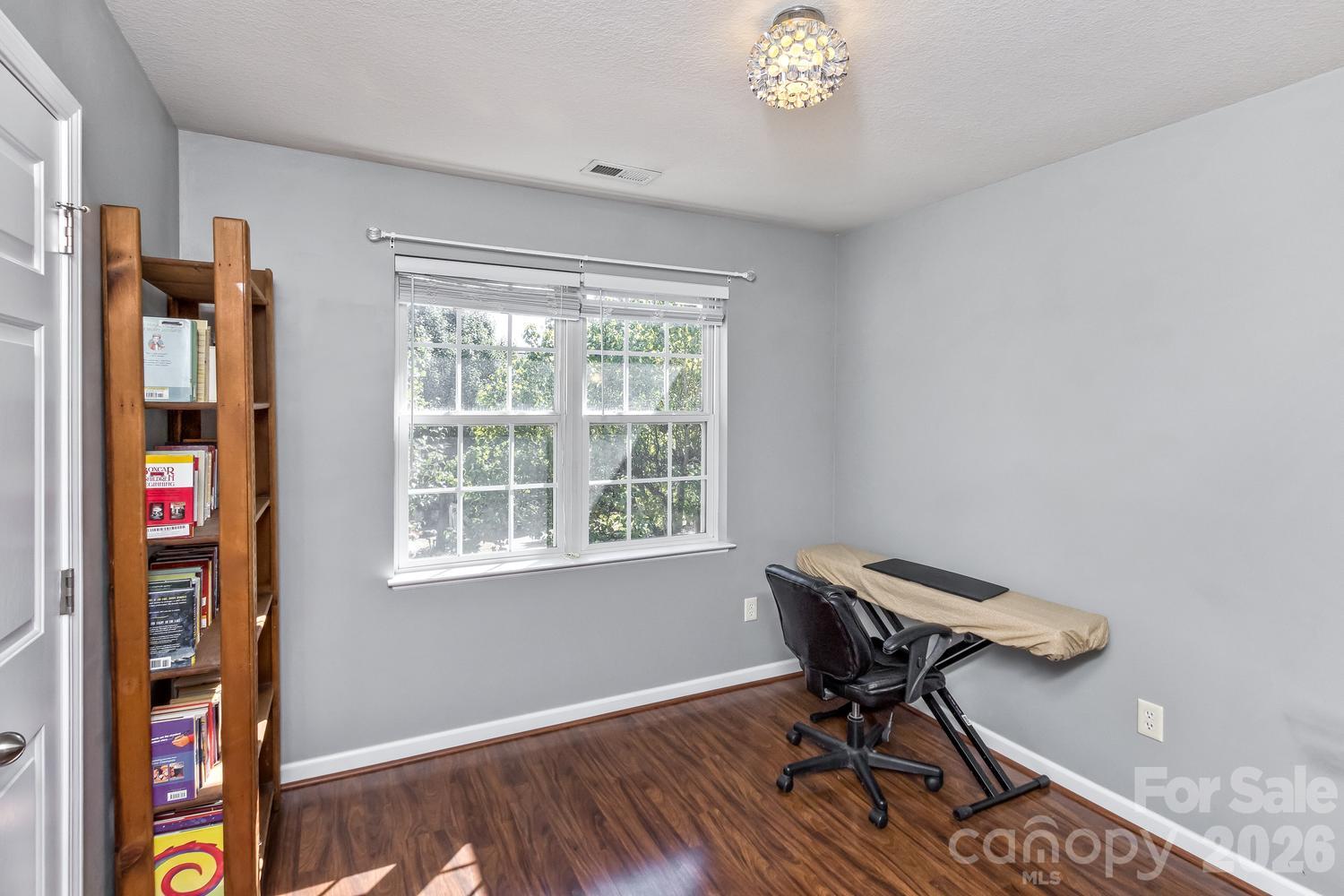Bedroom 2 with double windows - 5 Lilac Fields Way, Arden
