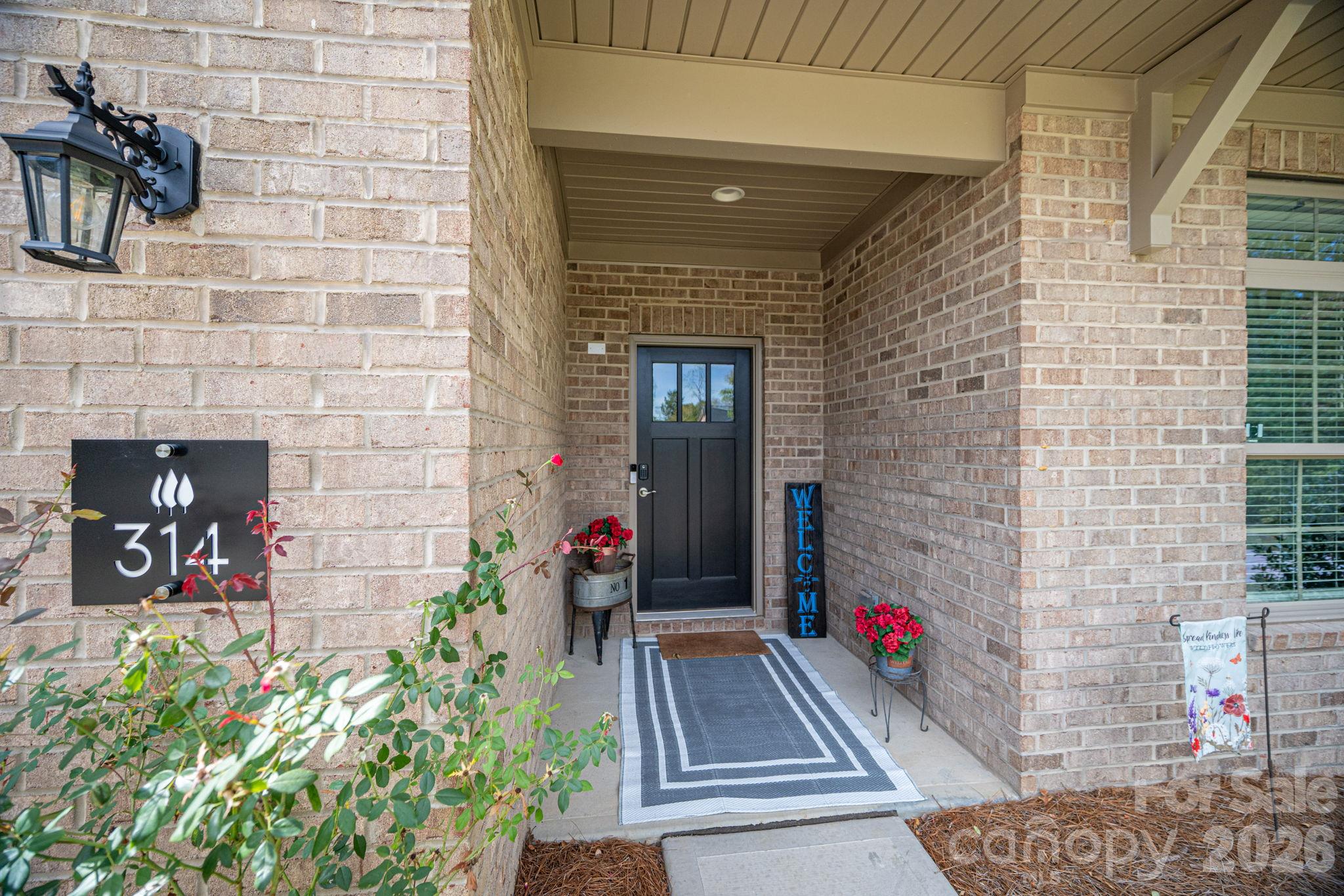 Single Family Residence at 314 Lifestyle Court, Gastonia, photo 3 of 39