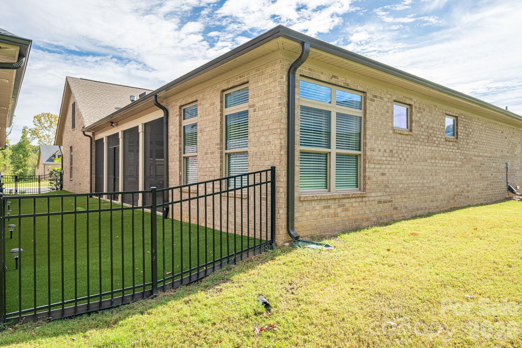Fenced side Yard - 314 Lifestyle Court, Gastonia