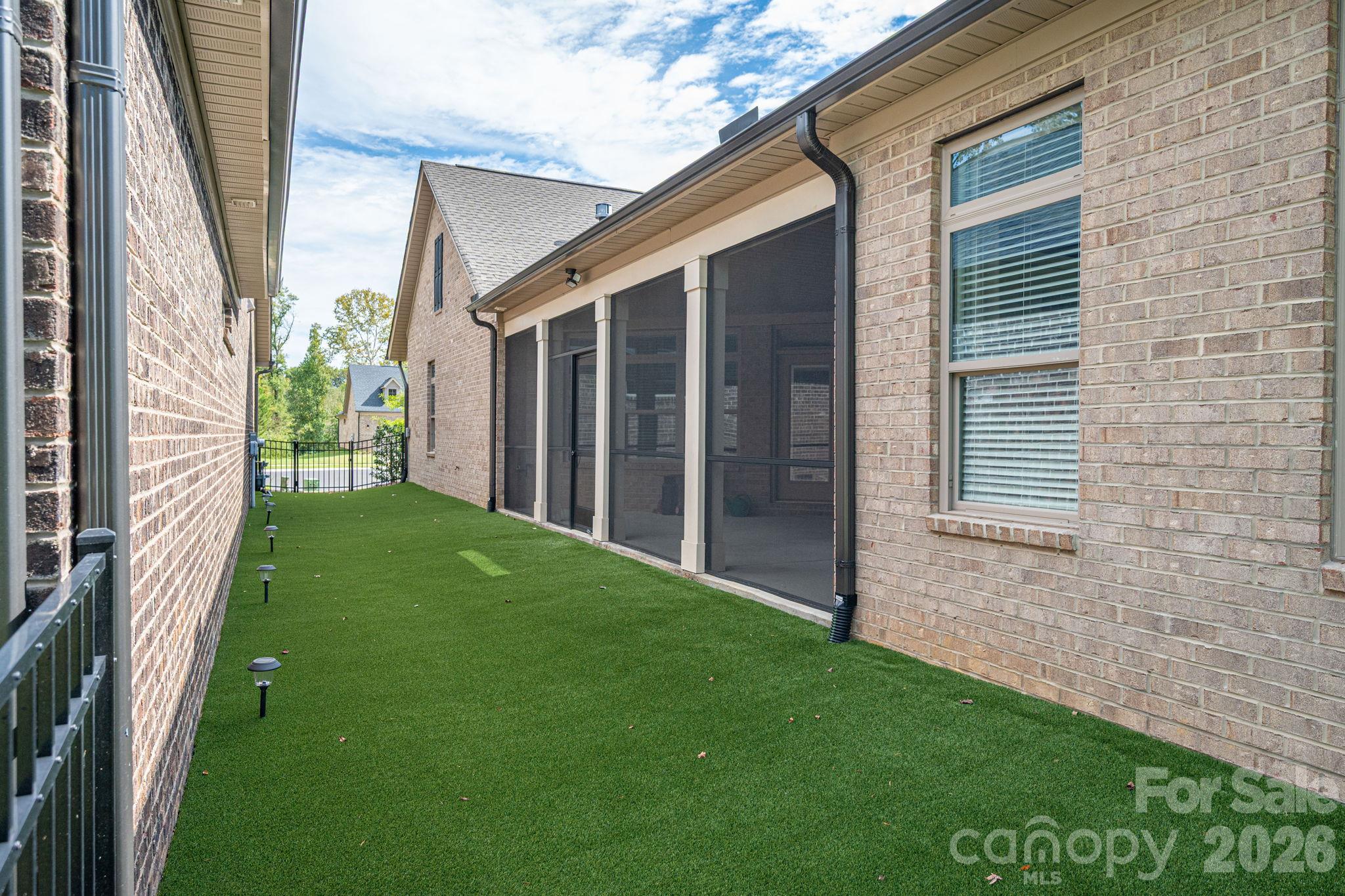 Yard Space on side - 314 Lifestyle Court, Gastonia