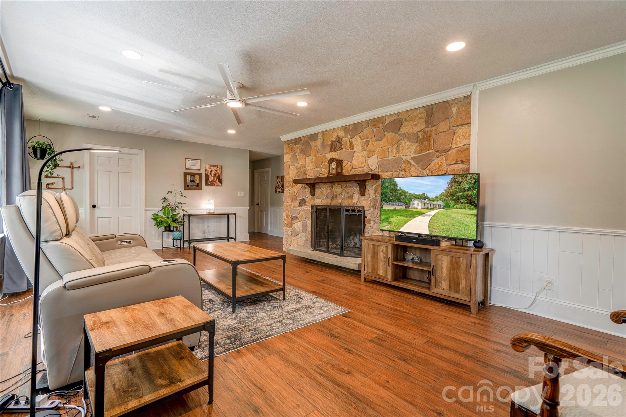 Living Room - 129 Church View Drive, Lawndale