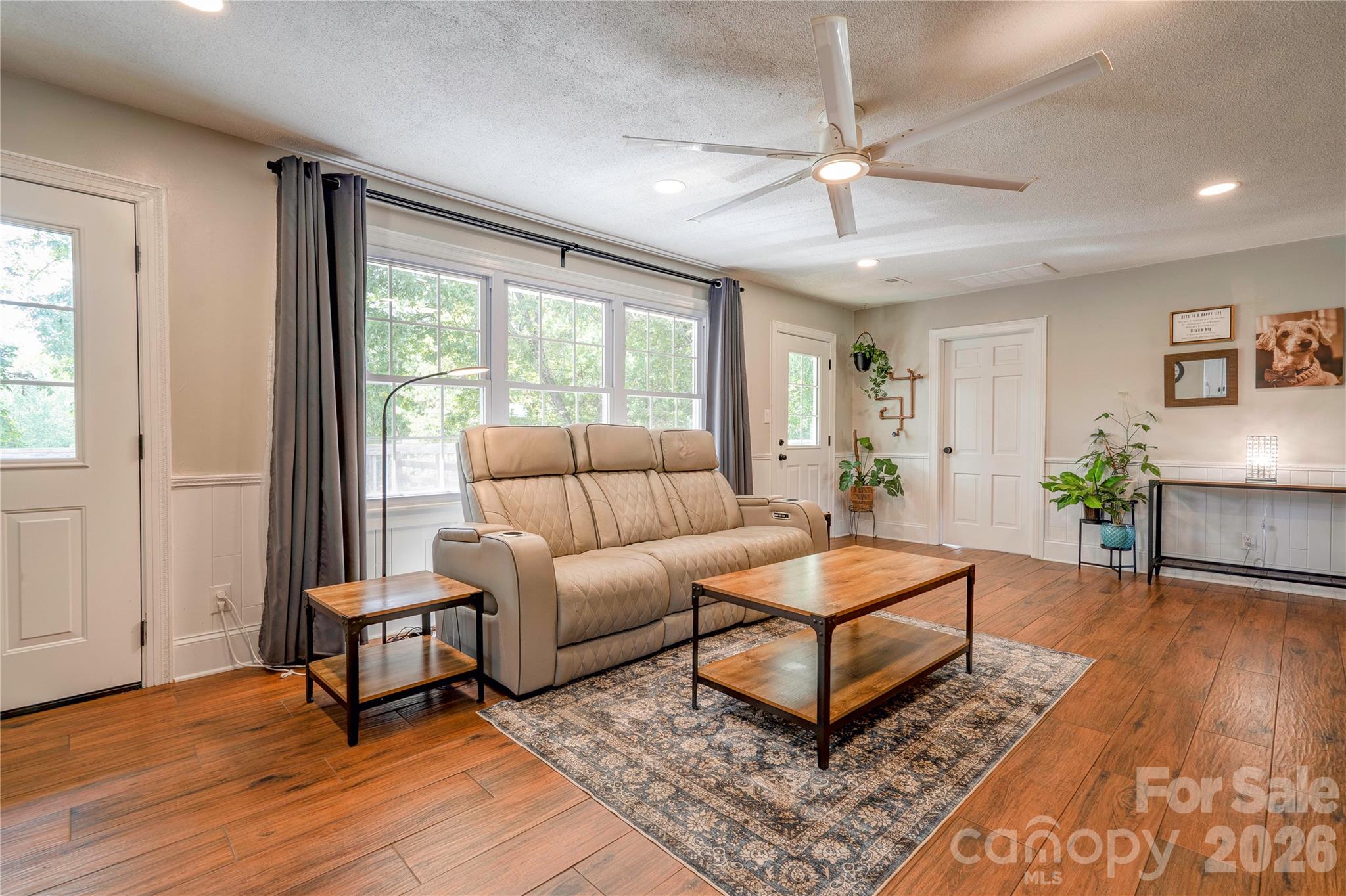 Living Room - 129 Church View Drive, Lawndale
