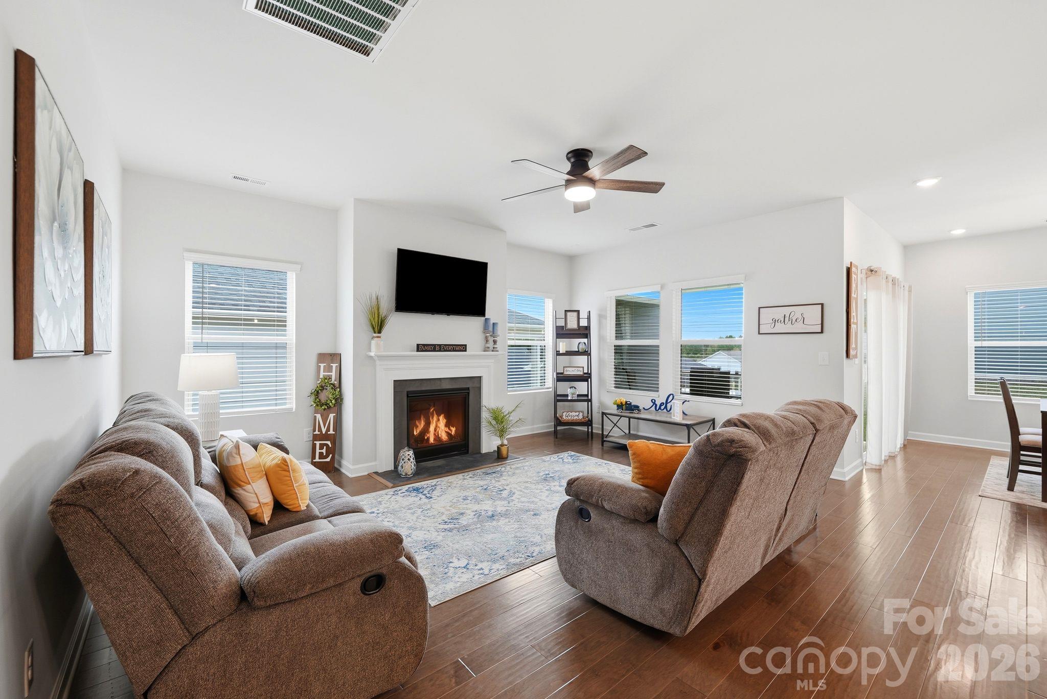 Single Family Residence at 5379 Turtle Creek Drive, Denver, photo 6 of 42