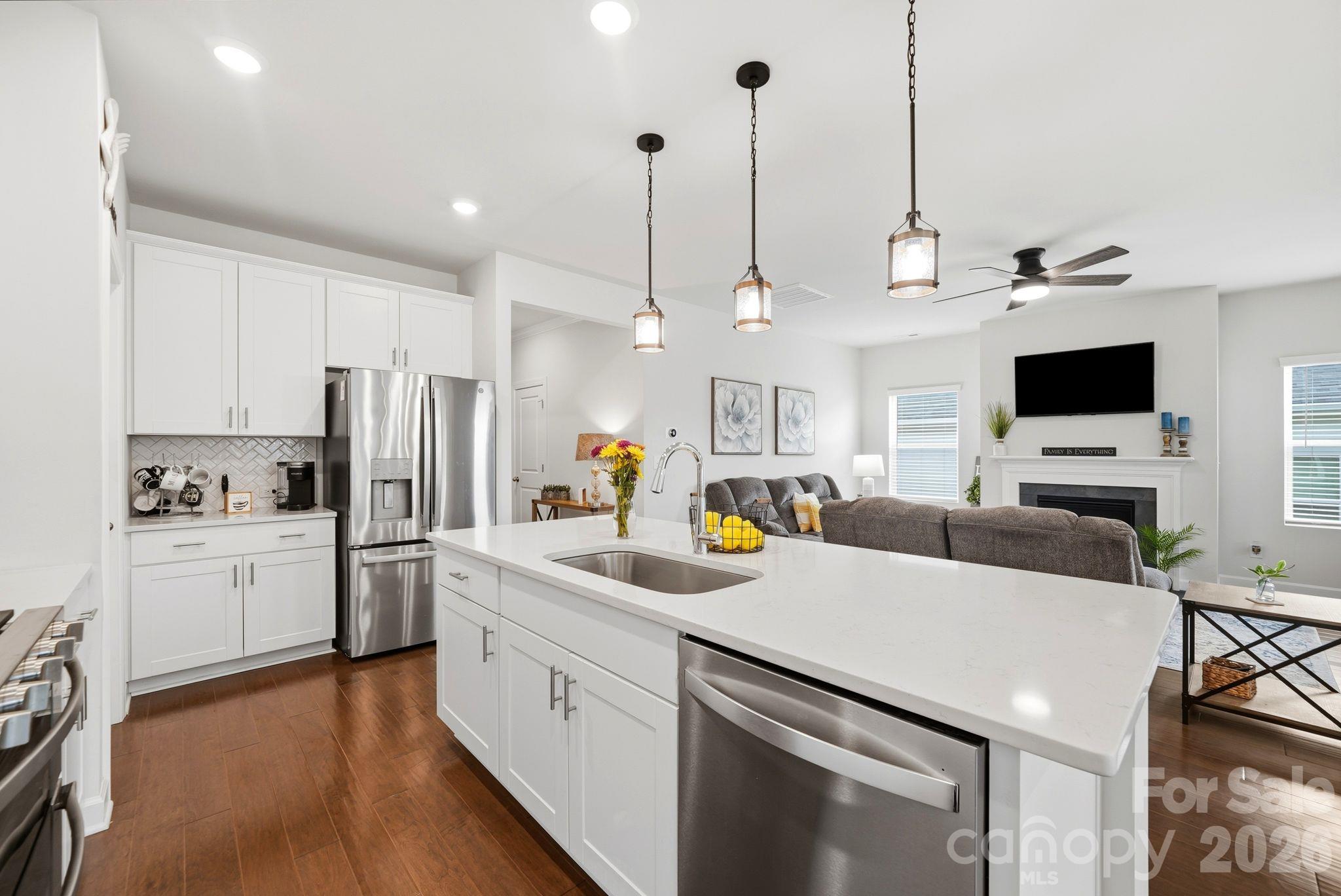 Single Family Residence at 5379 Turtle Creek Drive, Denver, photo 12 of 42