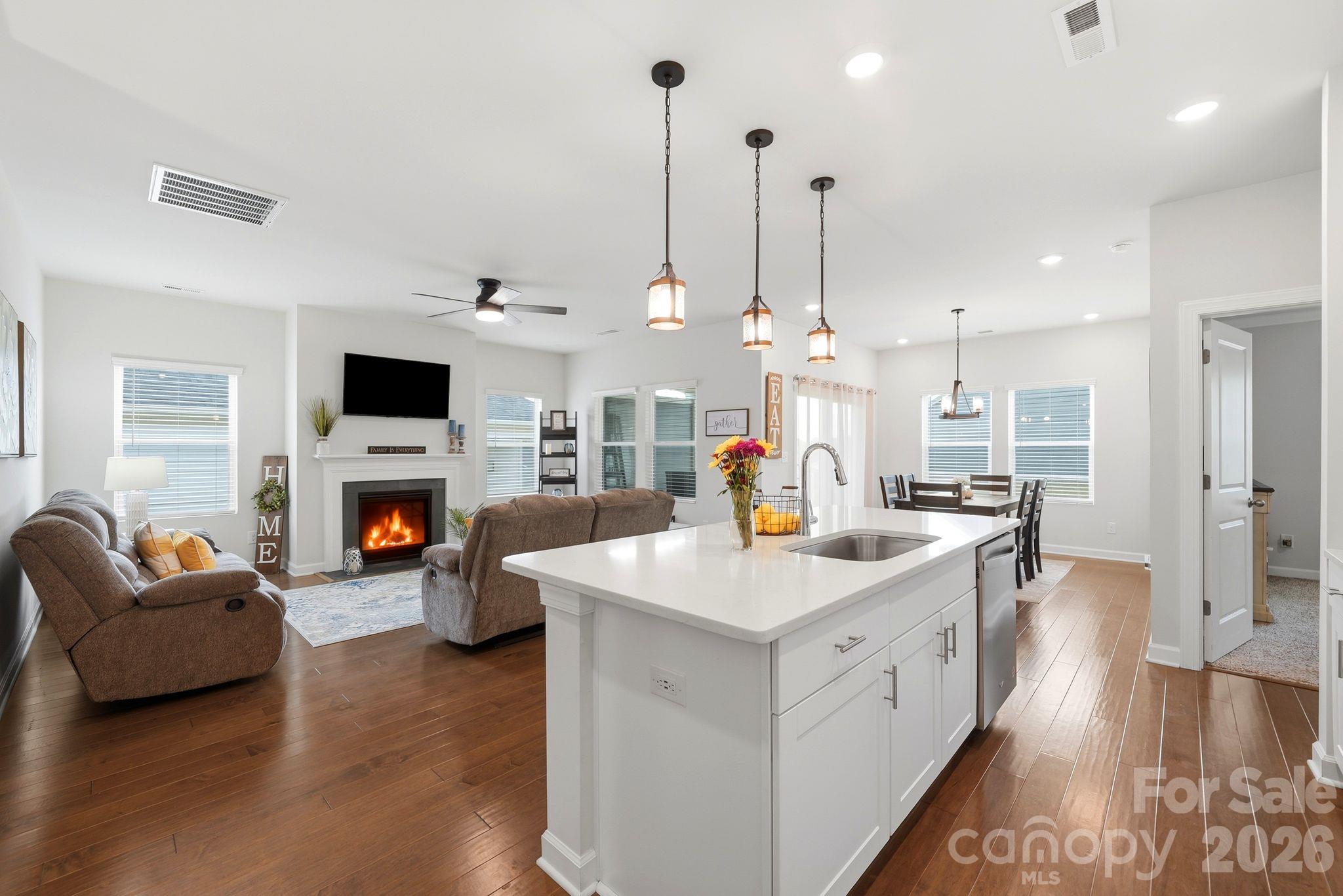 Single Family Residence at 5379 Turtle Creek Drive, Denver, photo 13 of 42