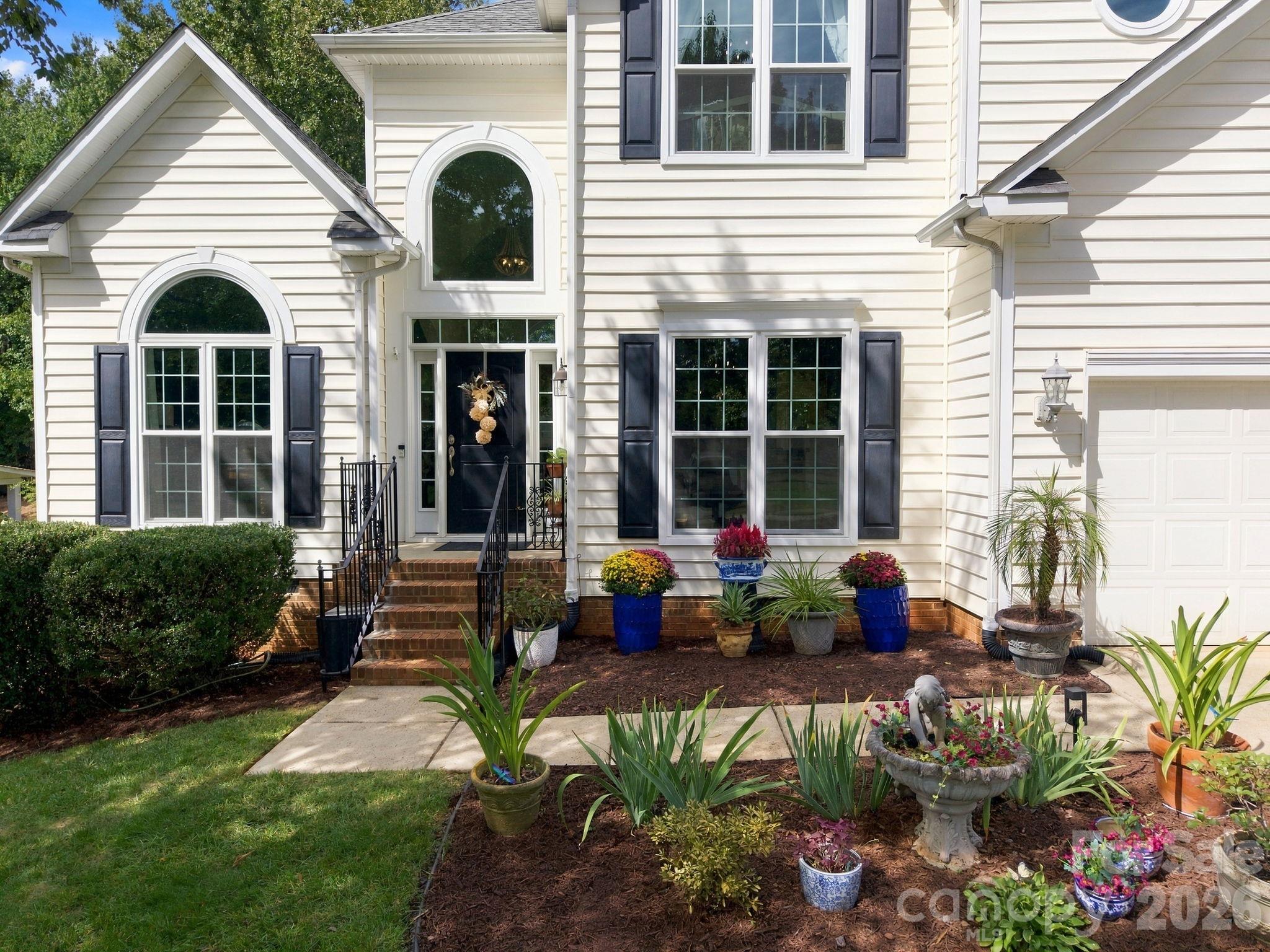 Single Family Residence at 20304 Southshore Drive, Cornelius, photo 2 of 46
