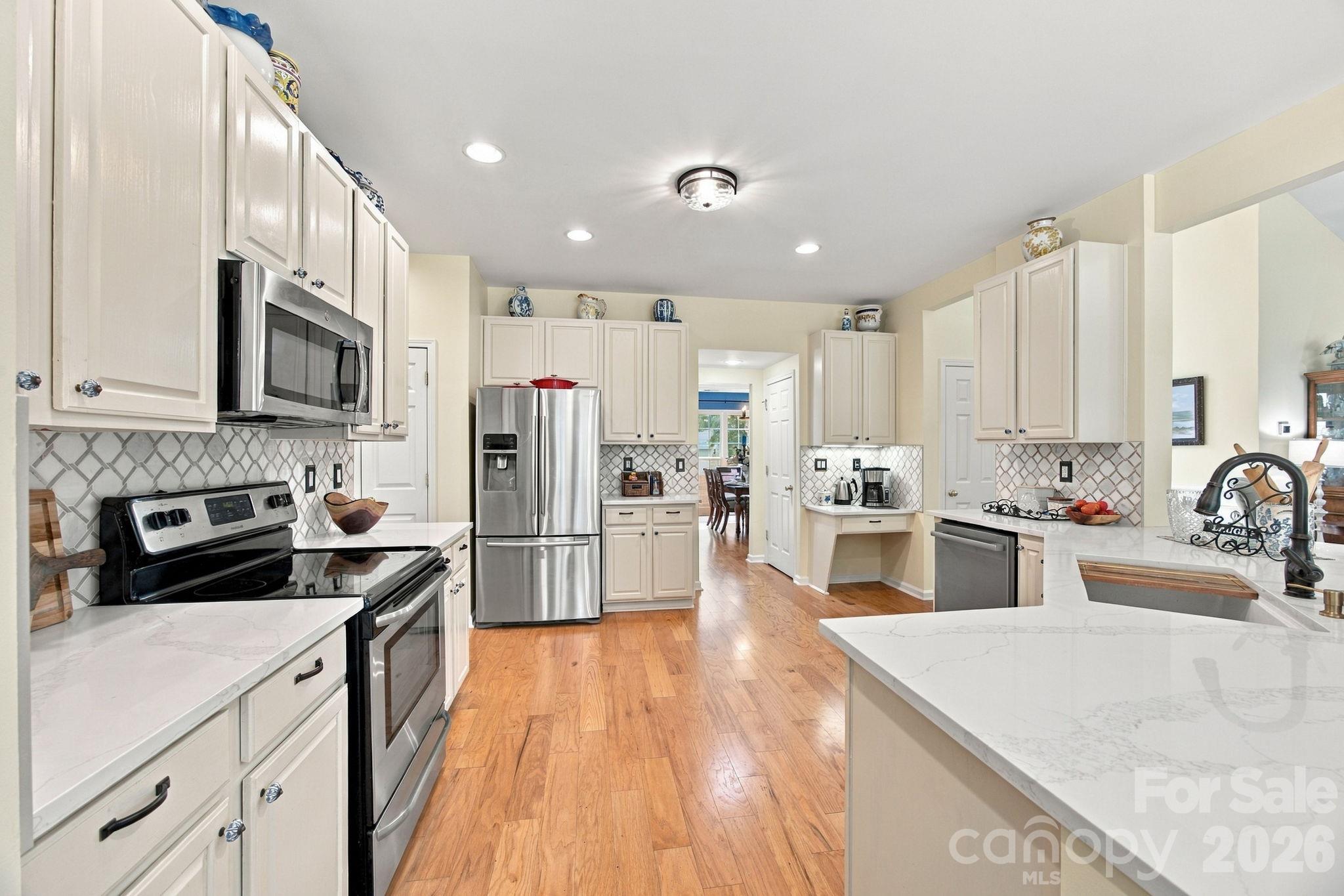 Single Family Residence at 20304 Southshore Drive, Cornelius, photo 16 of 46
