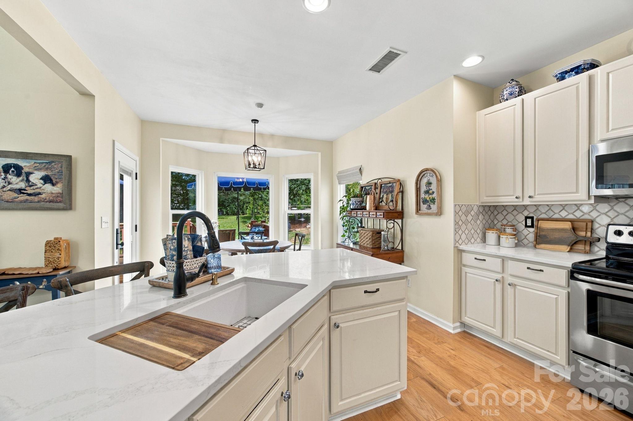Single Family Residence at 20304 Southshore Drive, Cornelius, photo 19 of 46