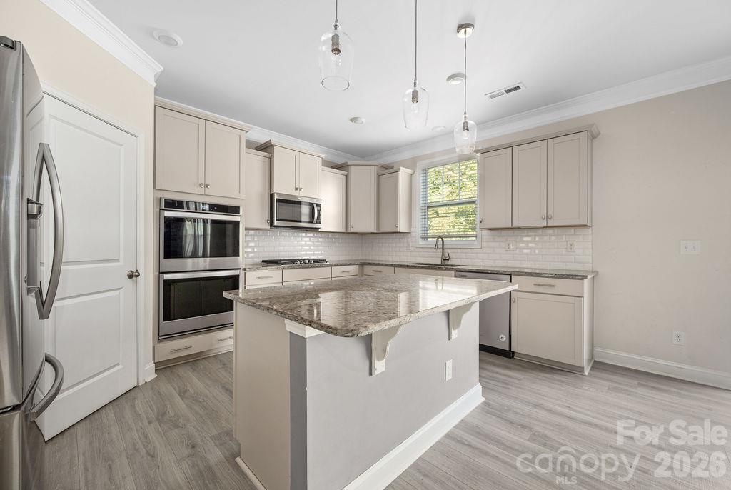 Single Family Residence at 108 Northstone Road, Mooresville, photo 9 of 45