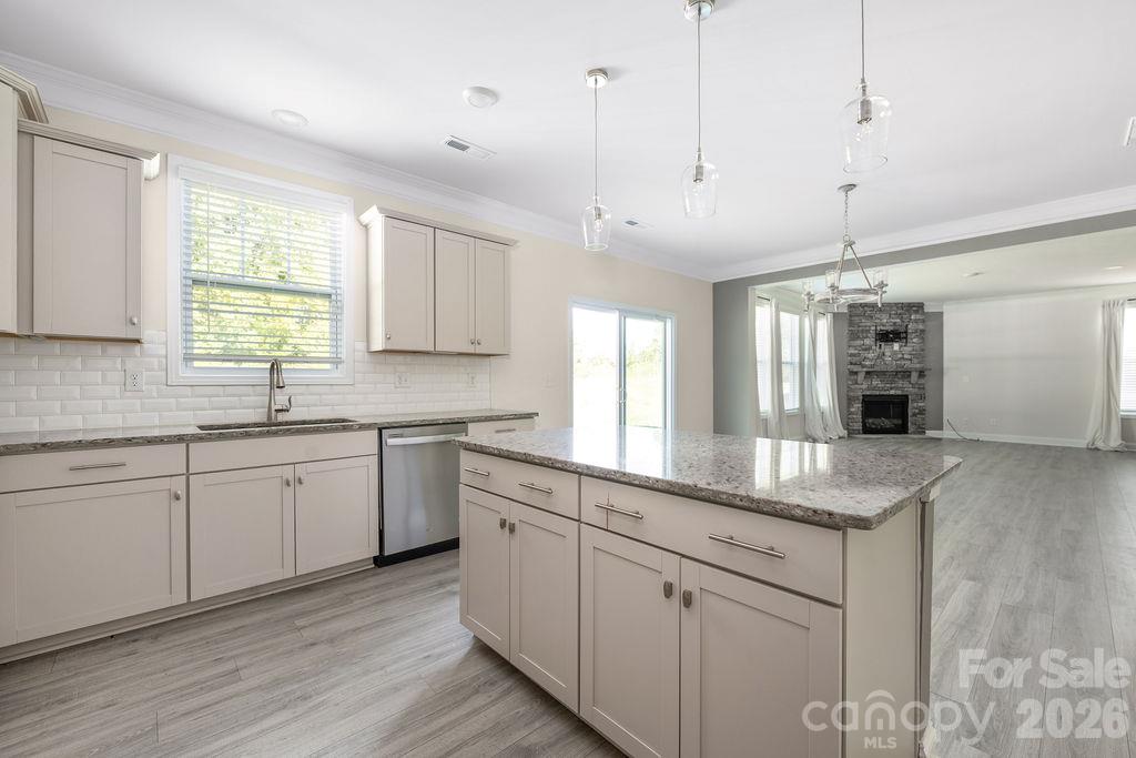 Single Family Residence at 108 Northstone Road, Mooresville, photo 13 of 45
