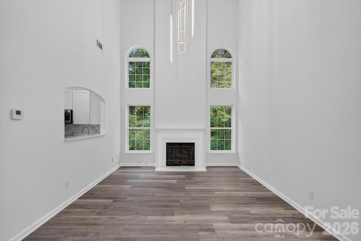 Single Family Residence at 2536 Thornfield Road, Charlotte, photo 4 of 39