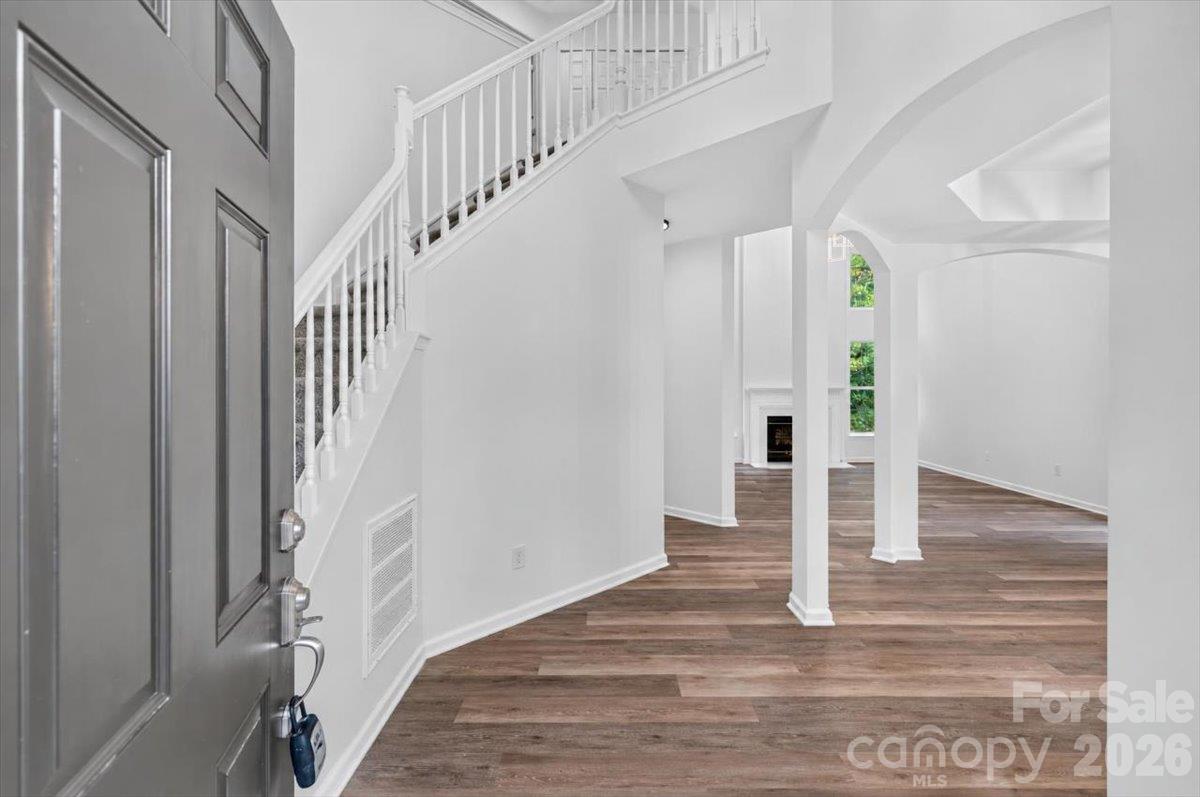 Single Family Residence at 2536 Thornfield Road, Charlotte, photo 7 of 39