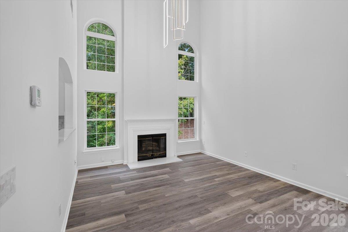 Single Family Residence at 2536 Thornfield Road, Charlotte, photo 9 of 39