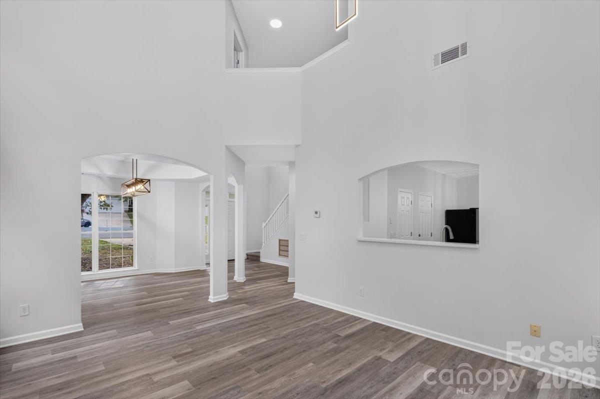 Single Family Residence at 2536 Thornfield Road, Charlotte, photo 10 of 39