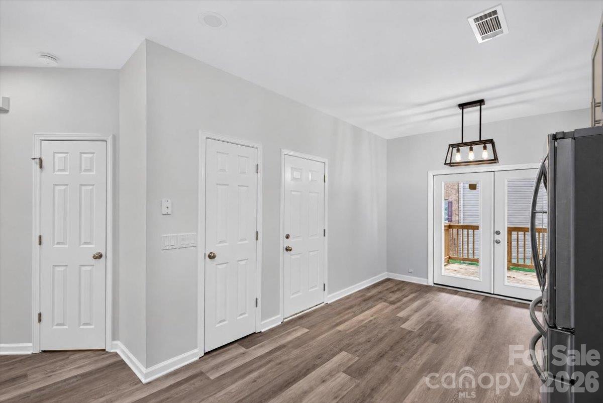 Single Family Residence at 2536 Thornfield Road, Charlotte, photo 17 of 39