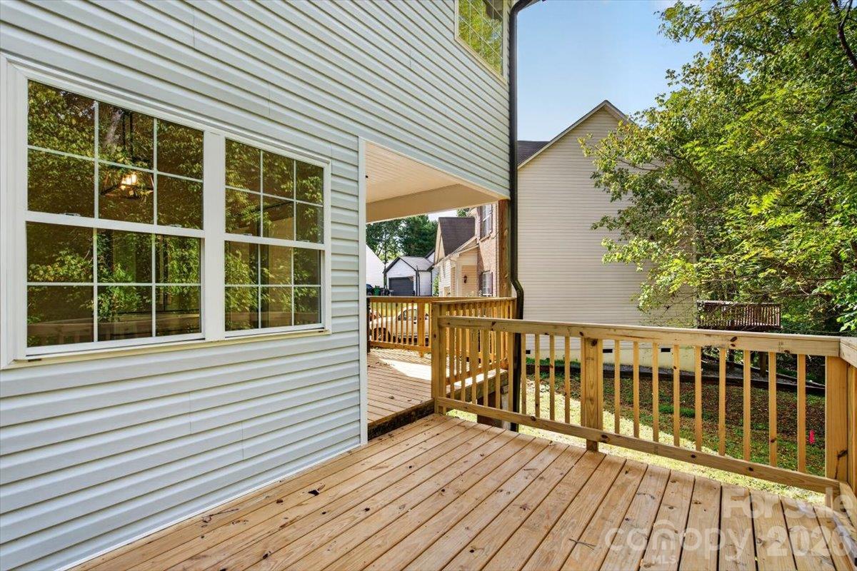 Single Family Residence at 2536 Thornfield Road, Charlotte, photo 31 of 39