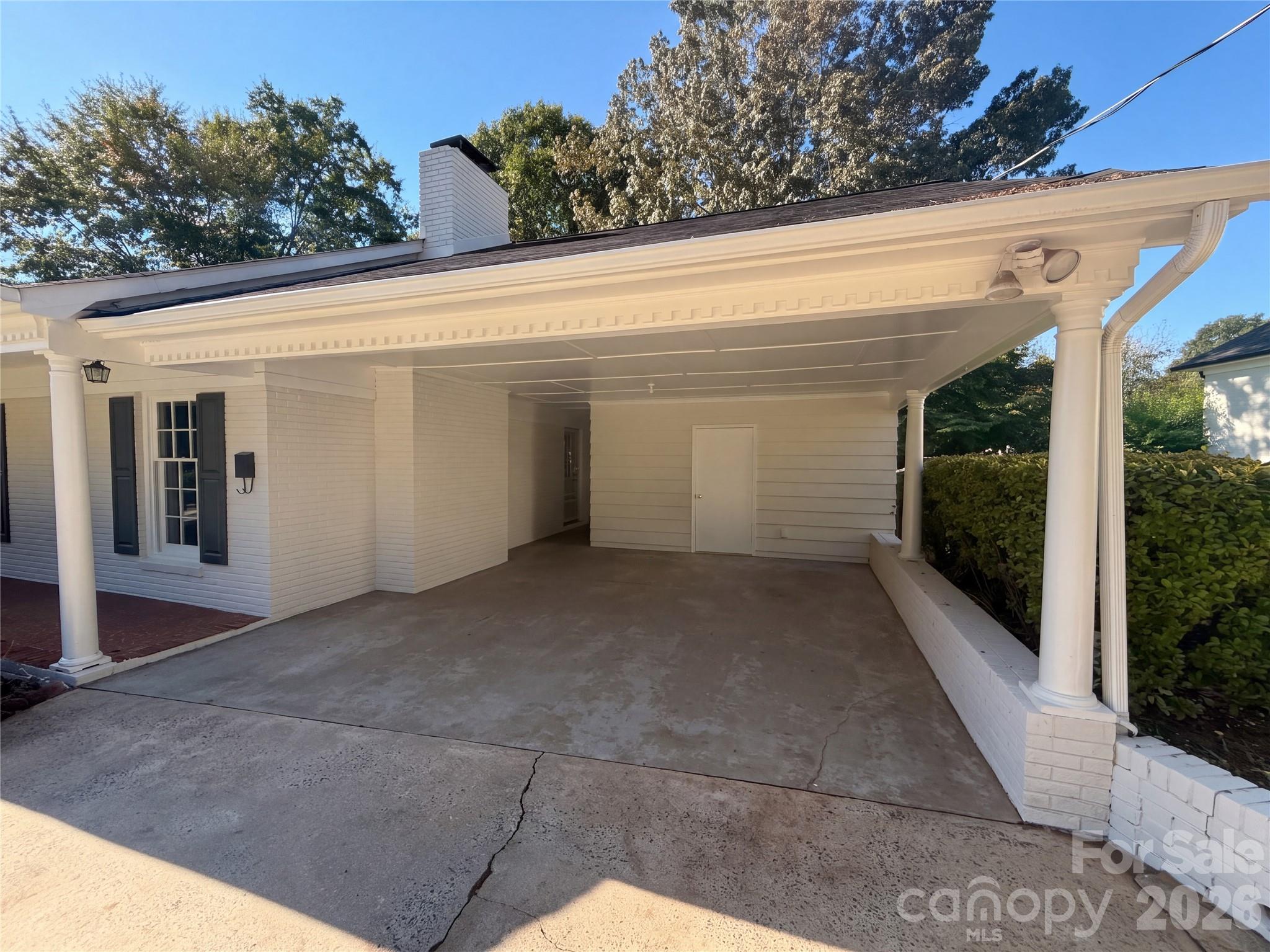 Single Family Residence at 3309 Gardner Park Drive, Gastonia, photo 2 of 16