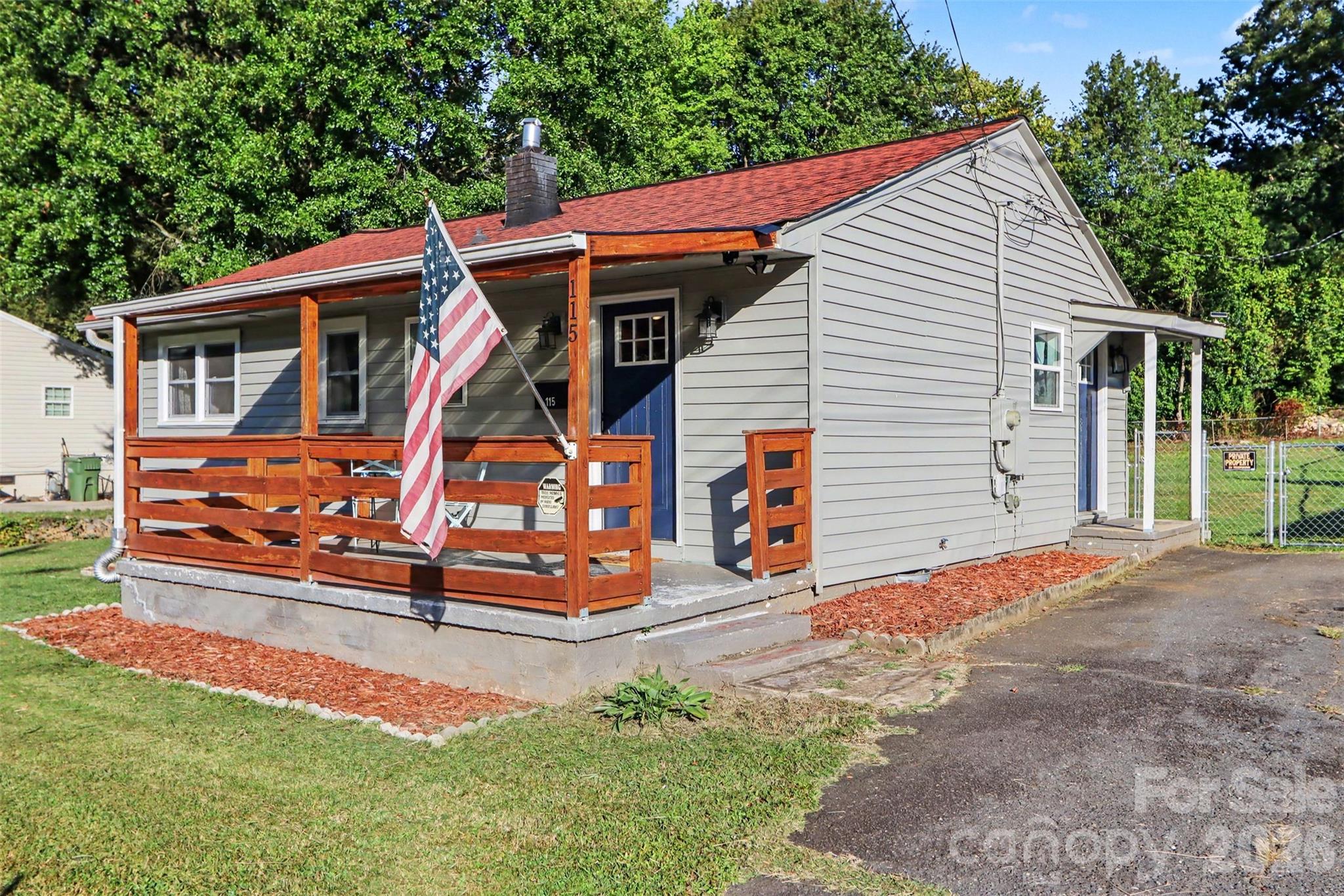 Single Family Residence at 115 Adcock Street, Belmont, photo 7 of 45