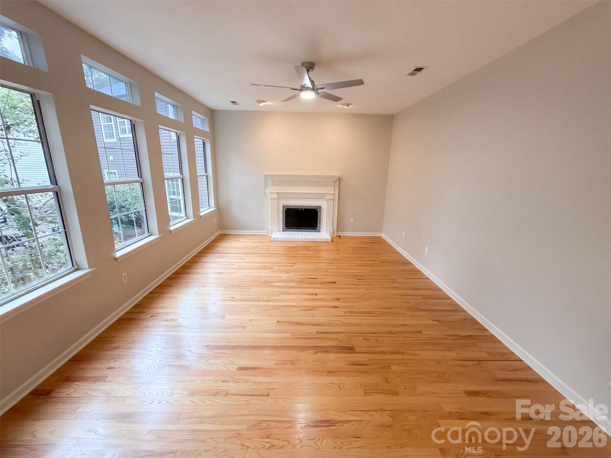 Single Family Residence at 6306 Oxwynn Lane, Charlotte, photo 3 of 36
