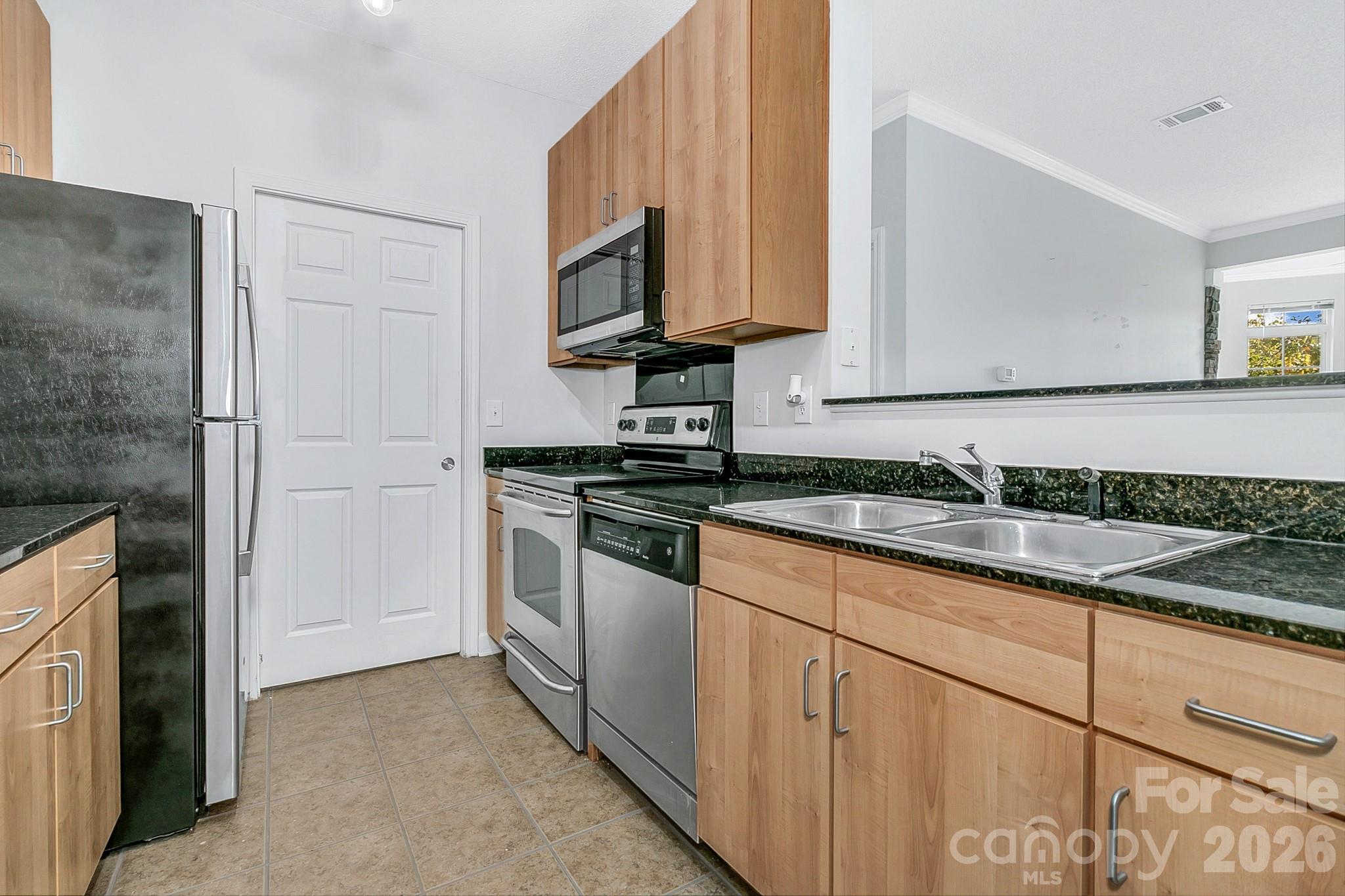 Condominium at 1000 Olde Eastwood Village Boulevard, Asheville, photo 11 of 37