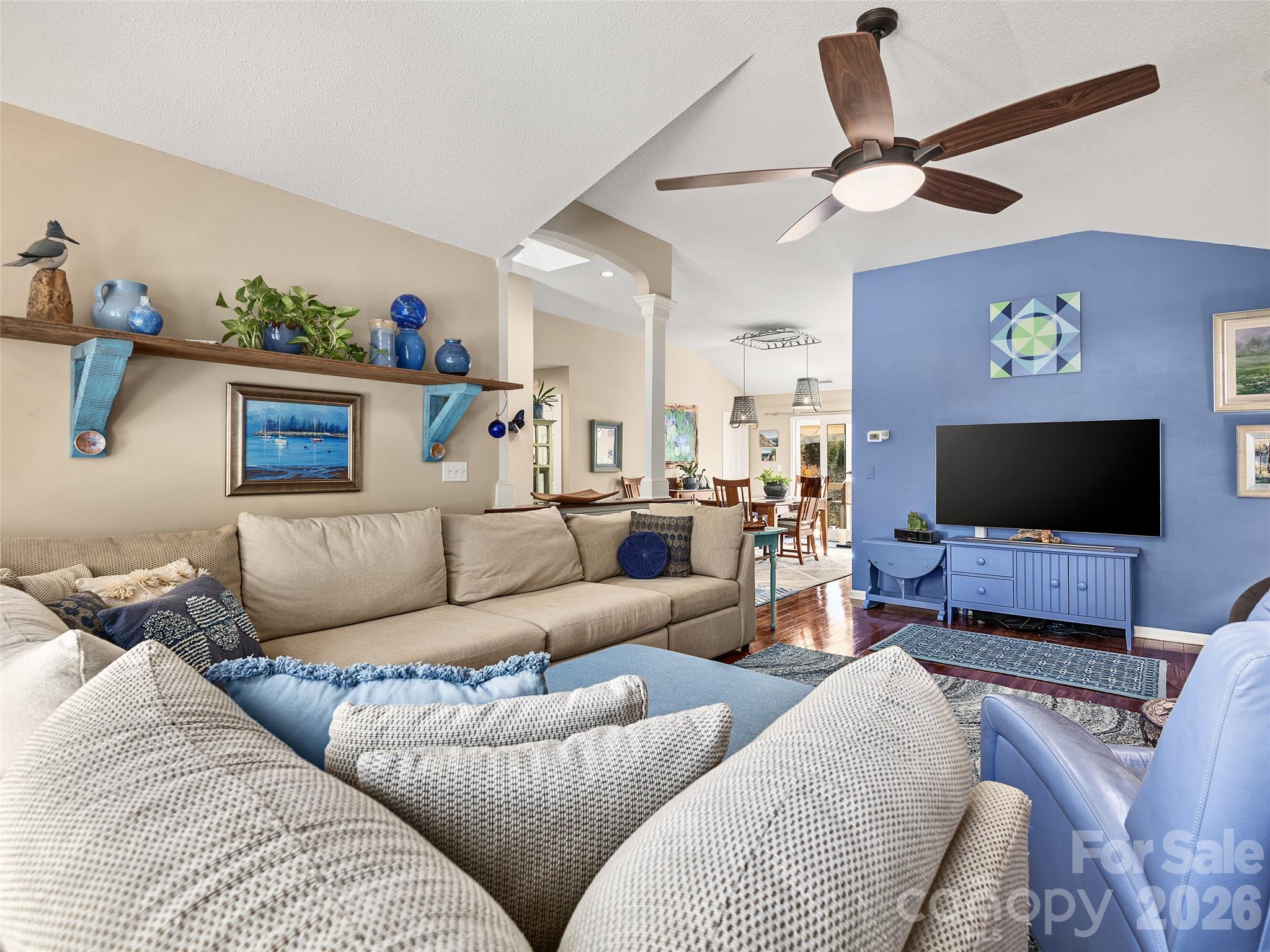 Spacious Living Room & Cathedral Ceiling - 23 Old Applewood Lane, Hendersonville