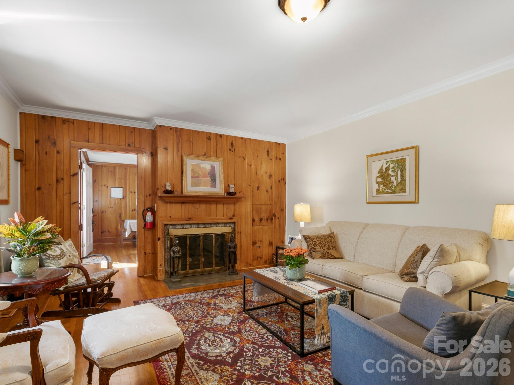 Single Family Residence at 389 Courtland Boulevard, Hendersonville, photo 7 of 47