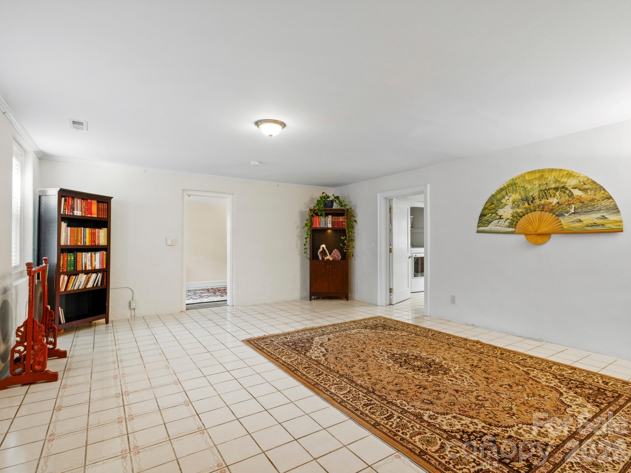 Single Family Residence at 389 Courtland Boulevard, Hendersonville, photo 25 of 47