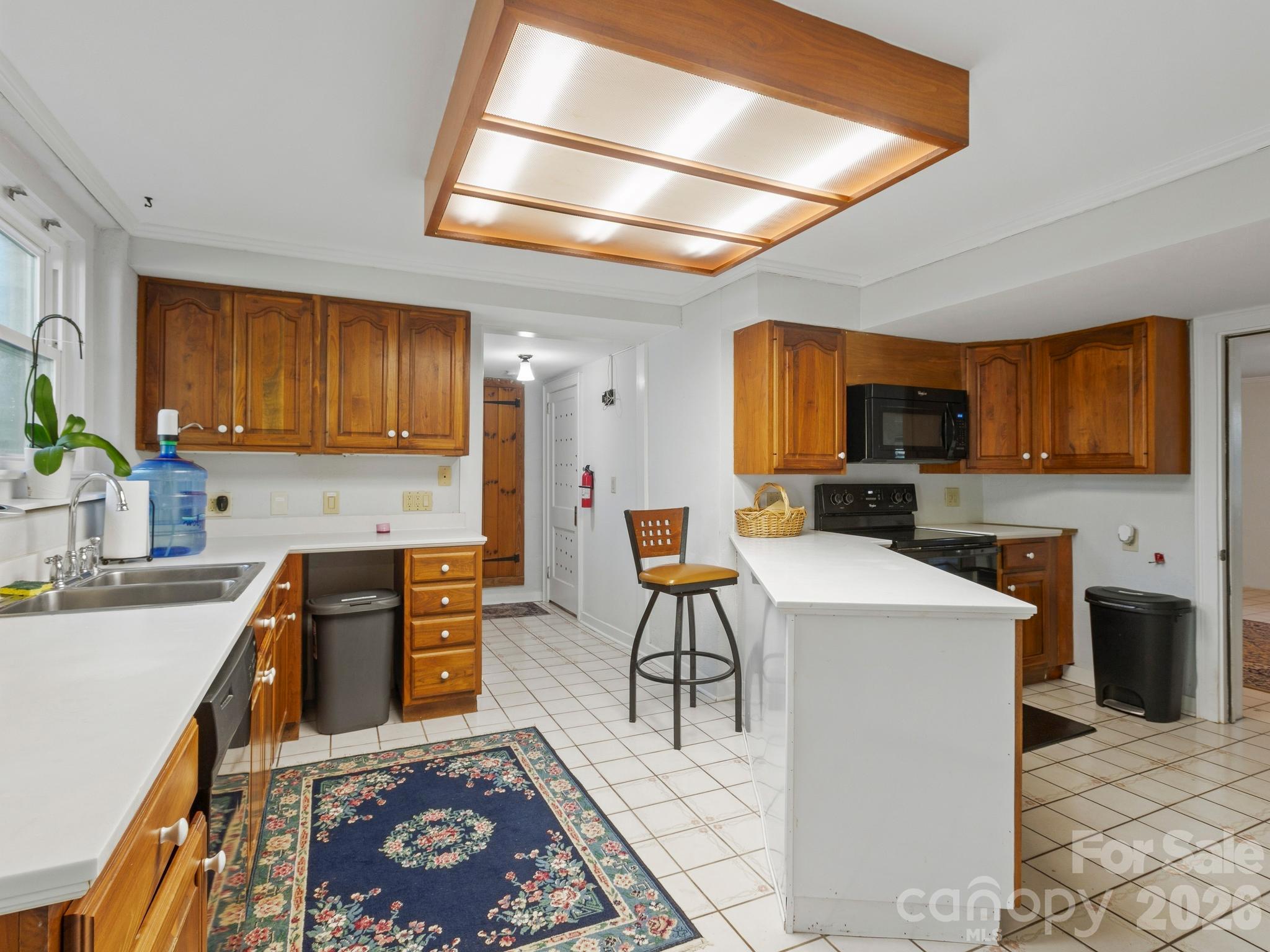 Single Family Residence at 389 Courtland Boulevard, Hendersonville, photo 27 of 47