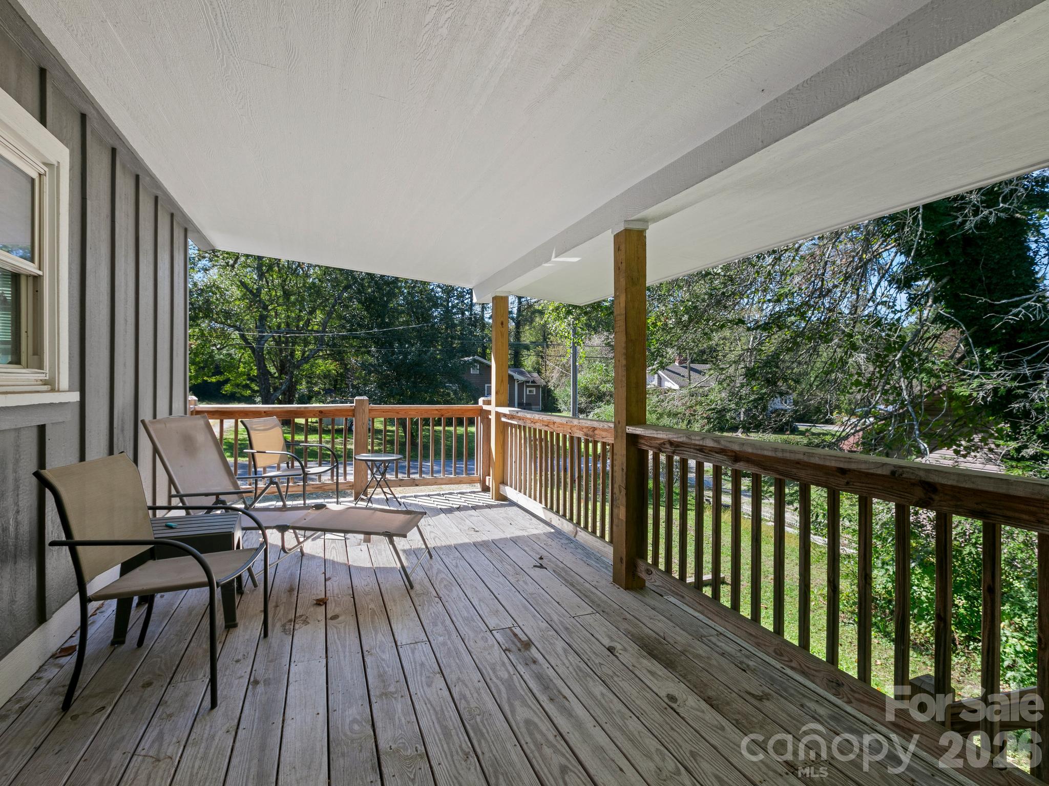 Single Family Residence at 389 Courtland Boulevard, Hendersonville, photo 32 of 47