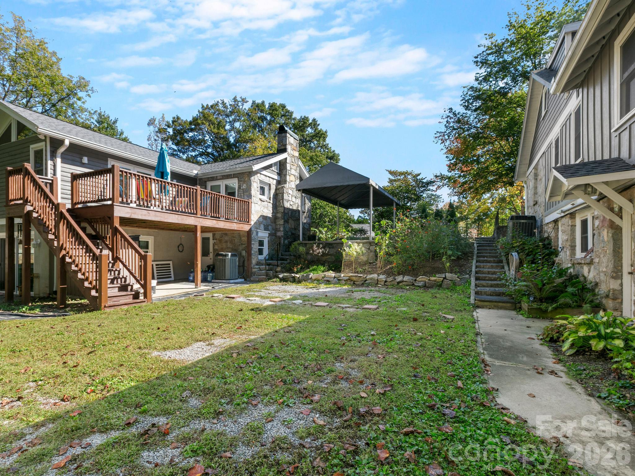 Single Family Residence at 389 Courtland Boulevard, Hendersonville, photo 44 of 47