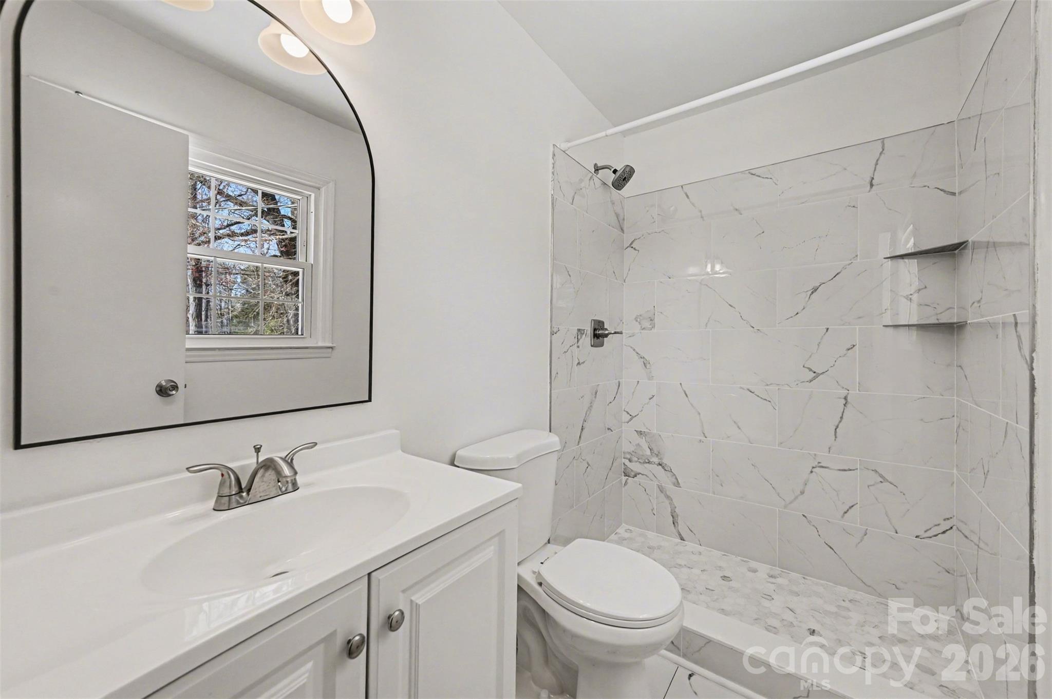 Primary Bathroom - 1140 Fieldstone Road, Mooresville