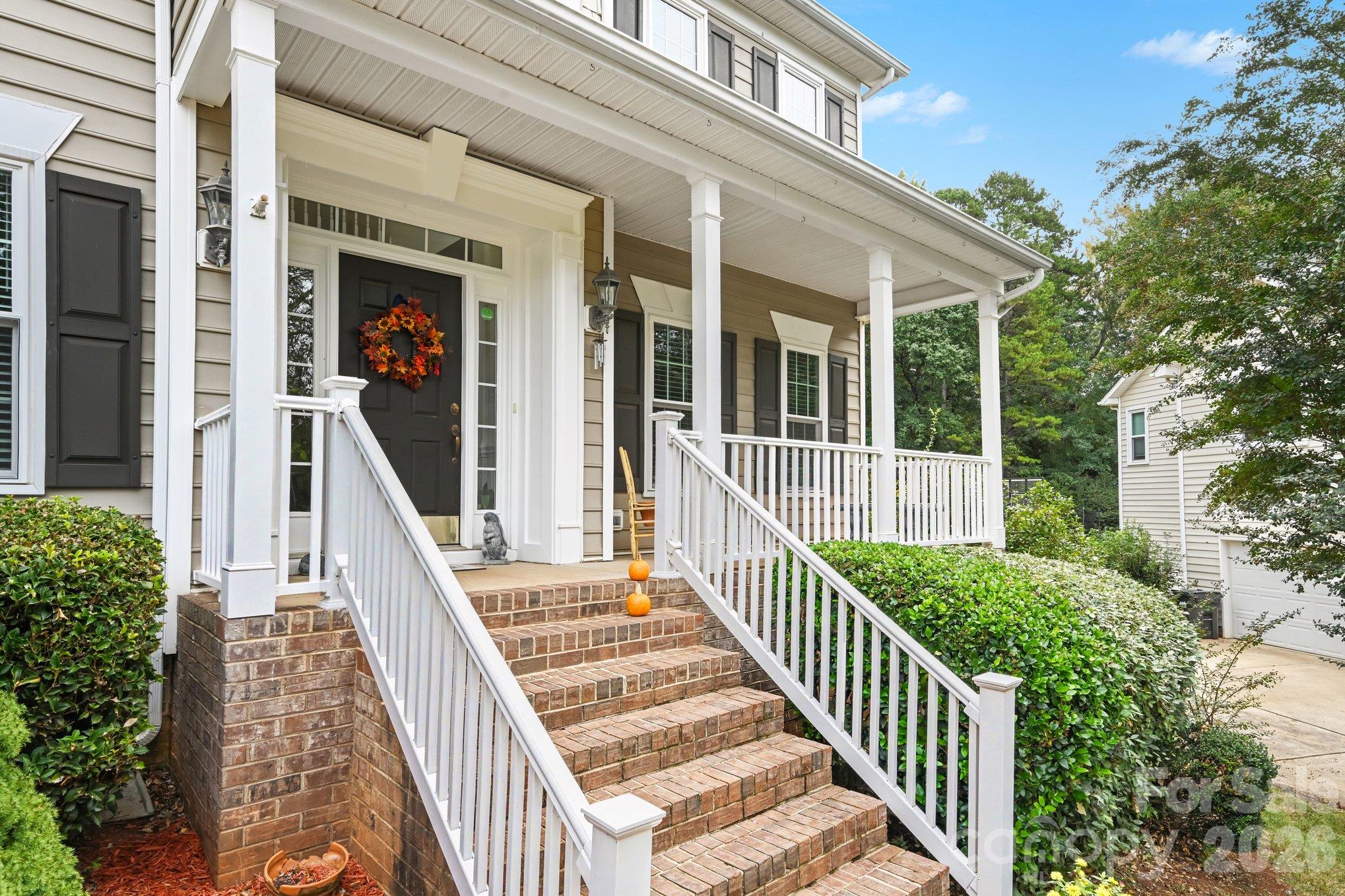 Single Family Residence at 1418 Coachman Drive, Waxhaw, photo 3 of 47