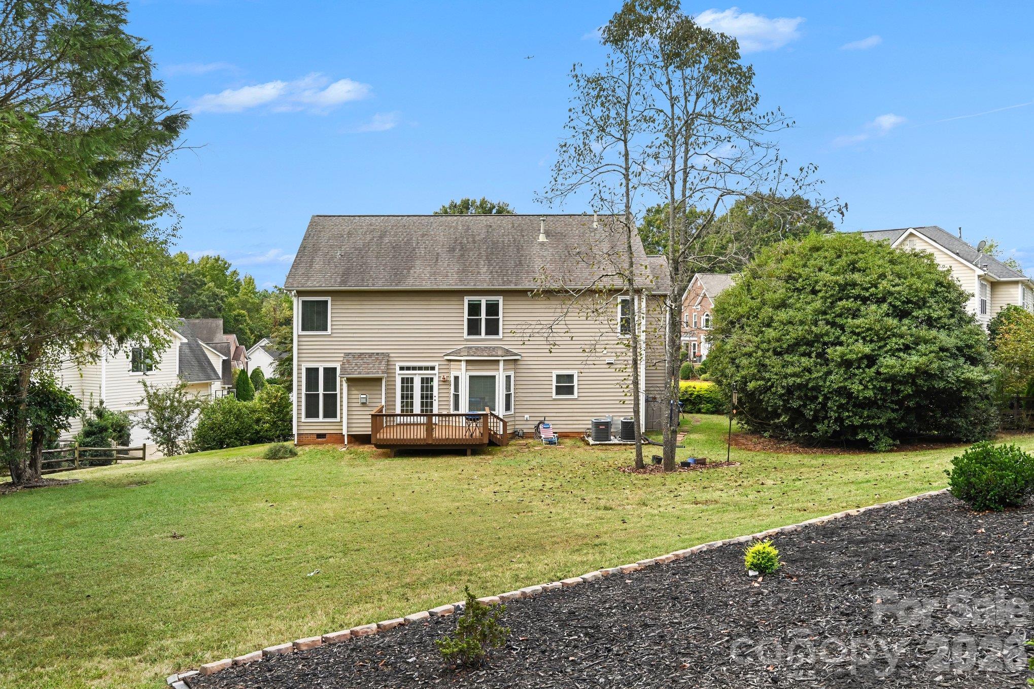 Single Family Residence at 1418 Coachman Drive, Waxhaw, photo 33 of 47