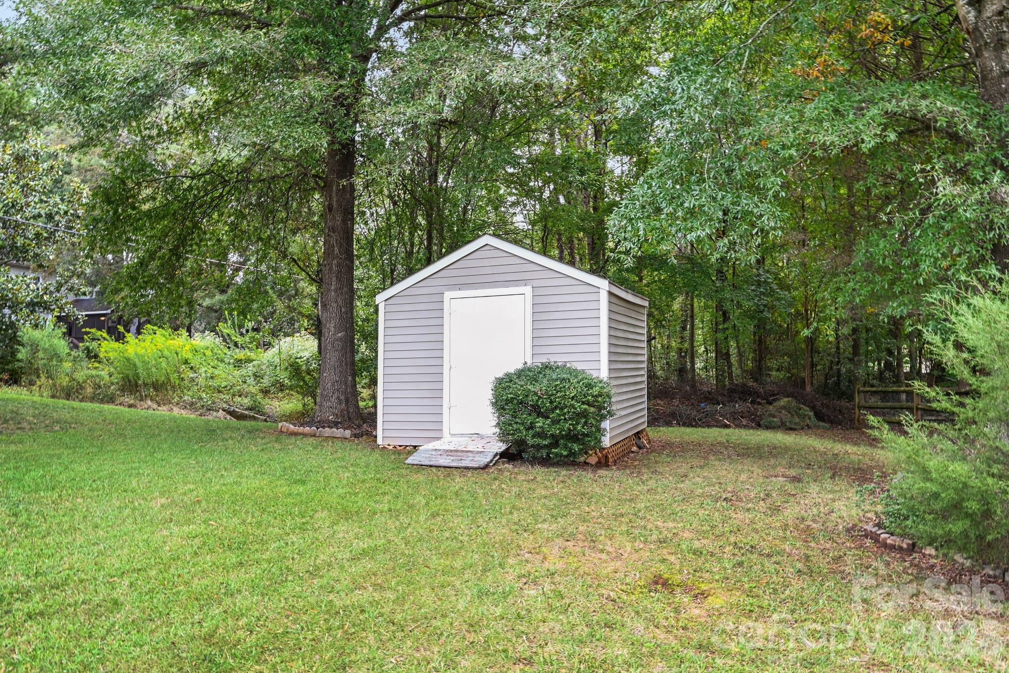 Single Family Residence at 1418 Coachman Drive, Waxhaw, photo 34 of 47