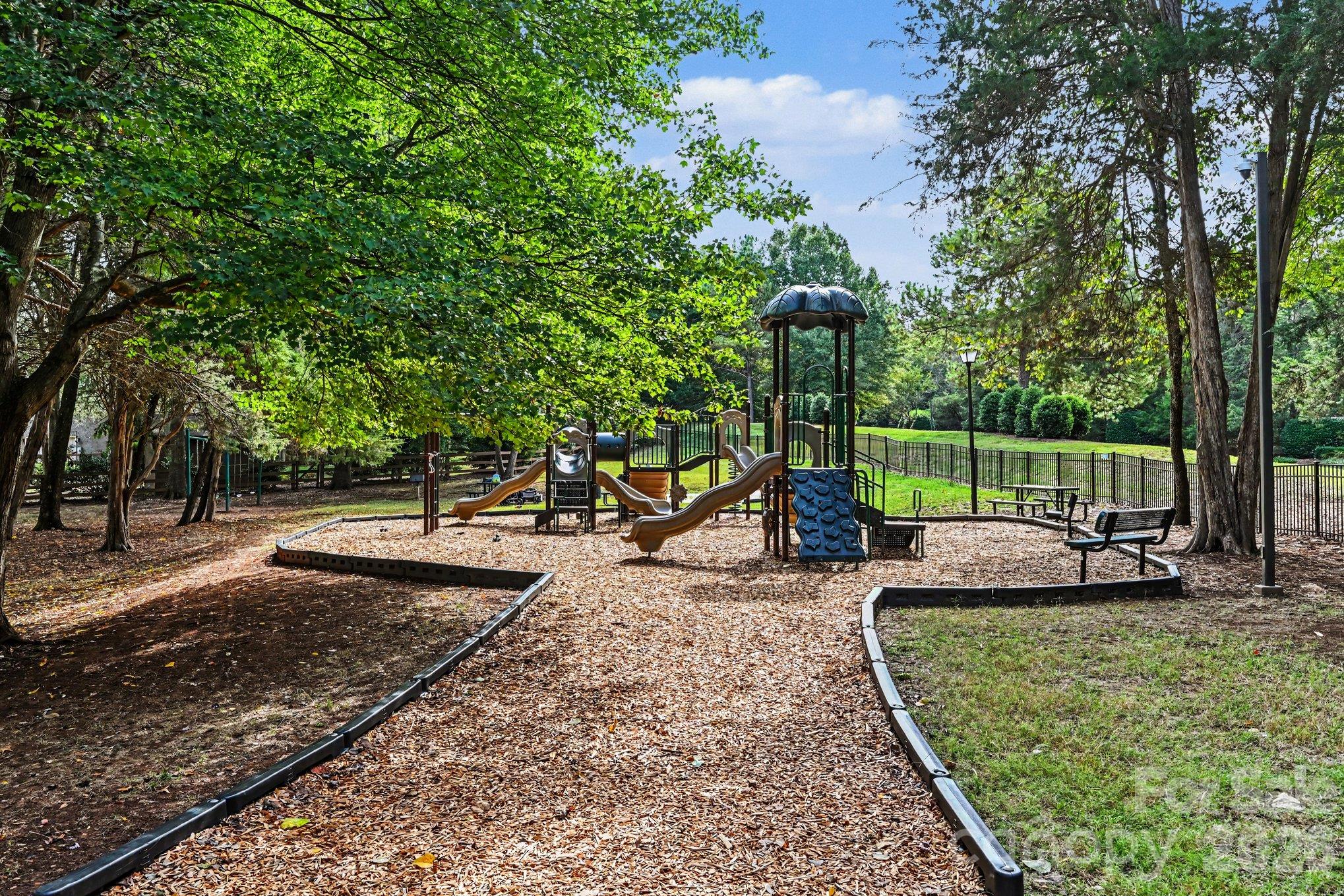 Single Family Residence at 1418 Coachman Drive, Waxhaw, photo 41 of 47