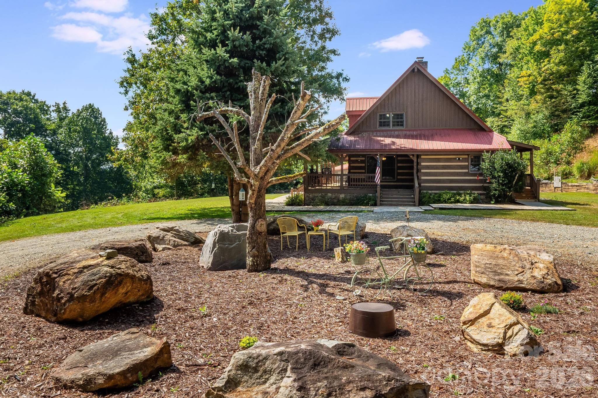 Single Family Residence at 291 Haw View Drive, Mars Hill, photo 5 of 46