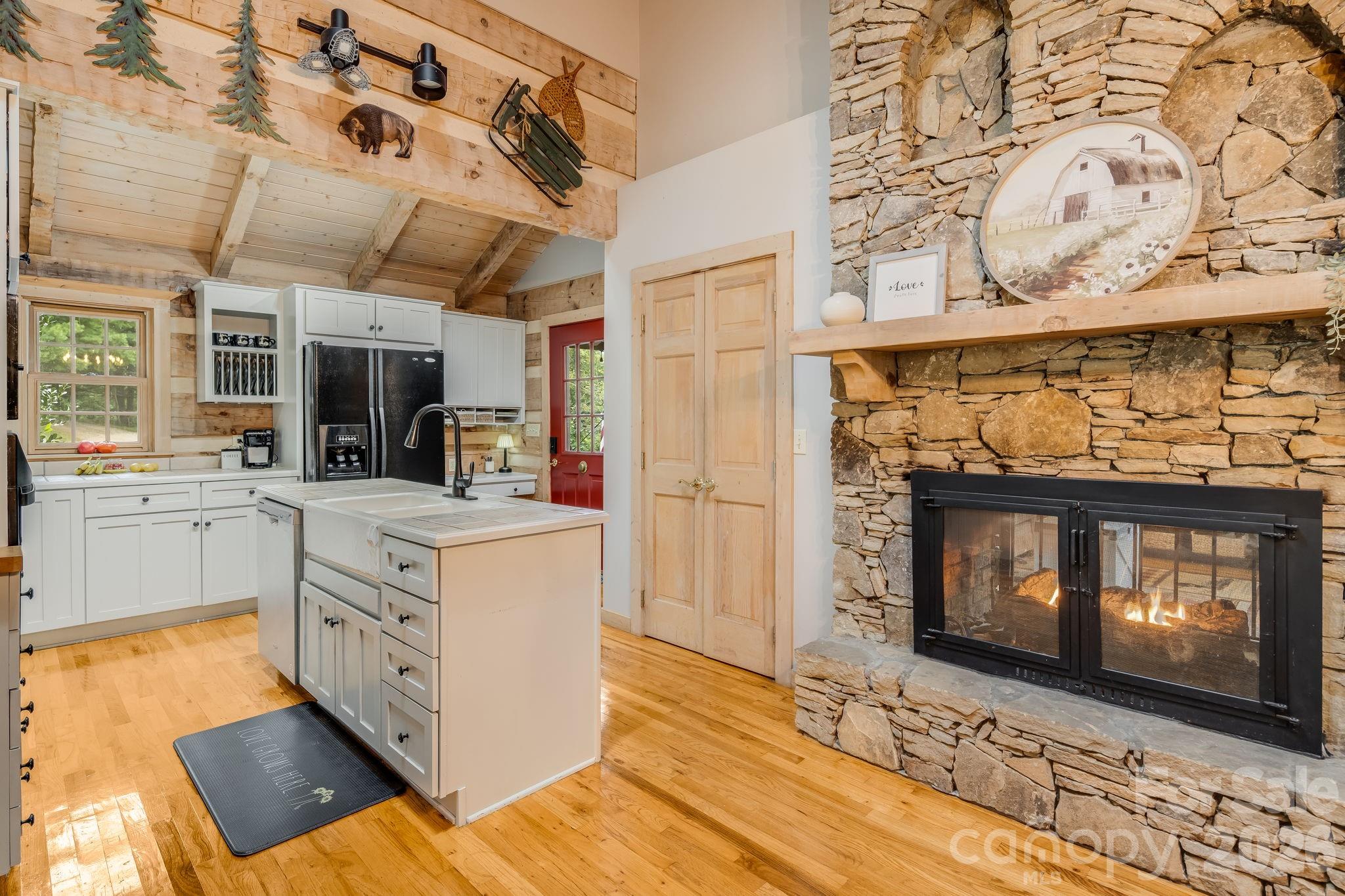 Single Family Residence at 291 Haw View Drive, Mars Hill, photo 15 of 46