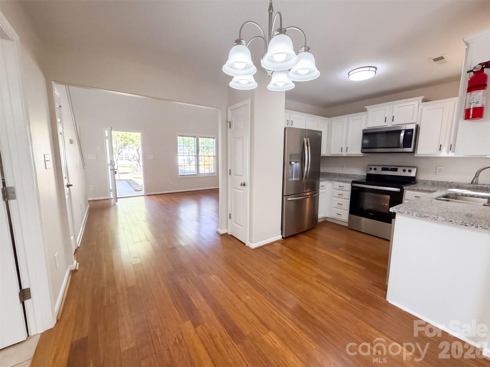 Single Family Residence at 10526 Glory Meadow Court, Charlotte, photo 7 of 20
